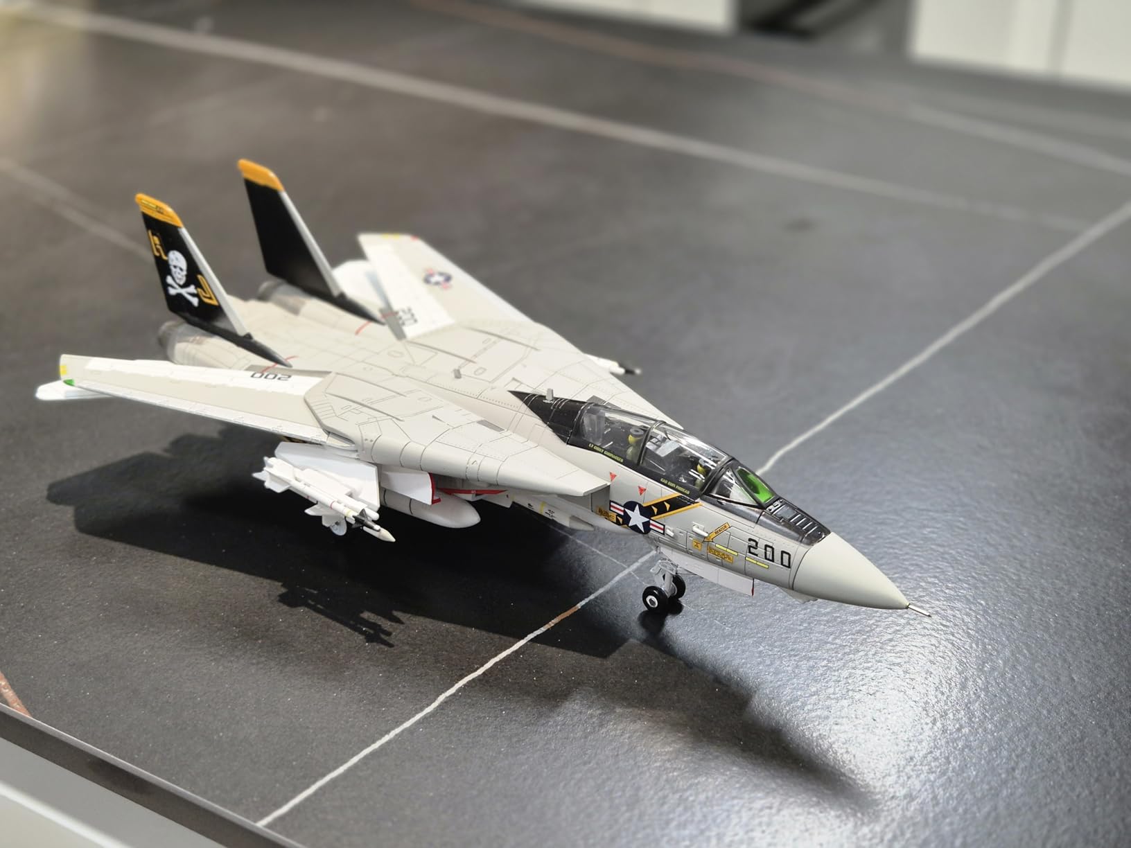 F-14 Tomcat VF-84 Jolly Rogers 1/72 Scale Die-Cast Metal Fighter Jet Model customer photo 1