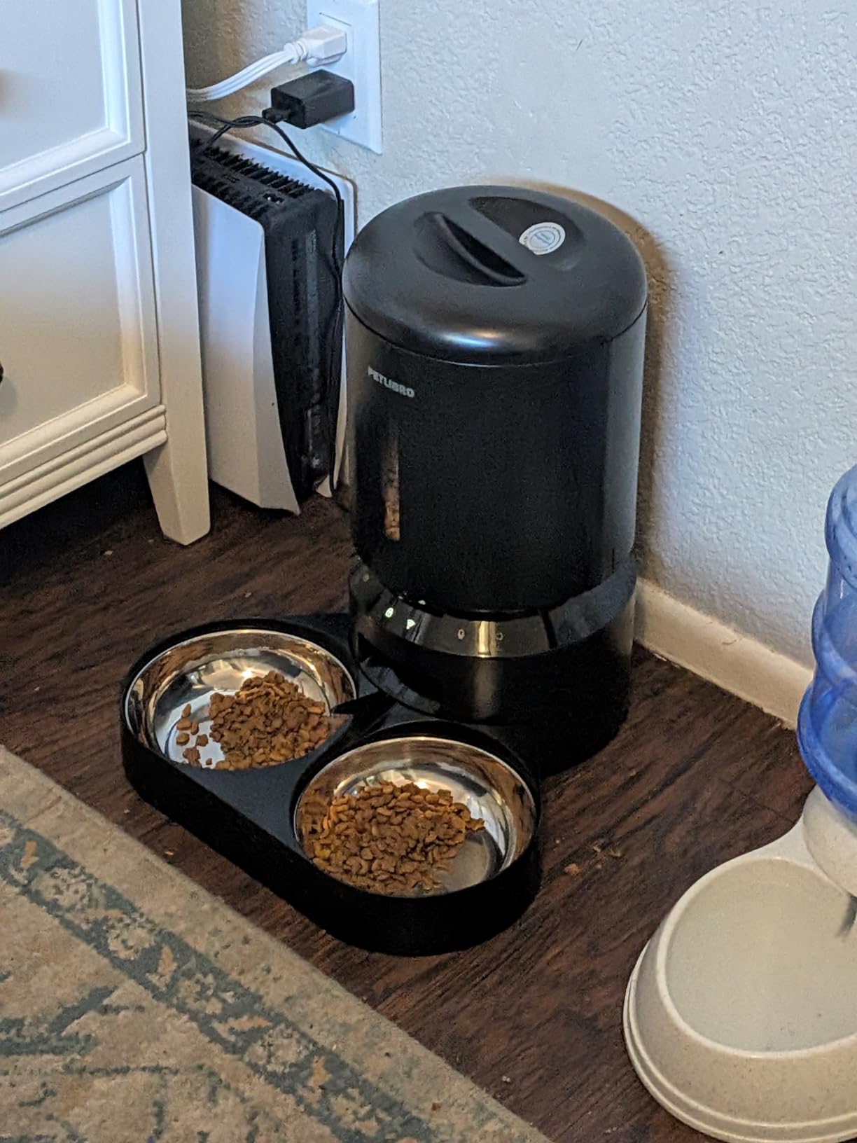 PETLIBRO Automatic Cat Feeder with Camera for Two Cats, 1080P HD Video with Night Vision, 5G WiFi Pet Feeder with 2-Way Audio for Cat & Dog, Low Food & Motion & Sound Alerts, Dual Tray, Black 5L customer photo 2