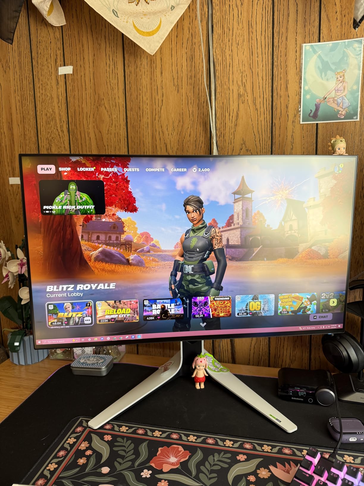 Alienware AW2723DF Gaming Monitor - 27-inch QHD (2560 x 1440) 240Hz, 1ms, NVIDIA G-Sync, Lunar Light customer photo 1