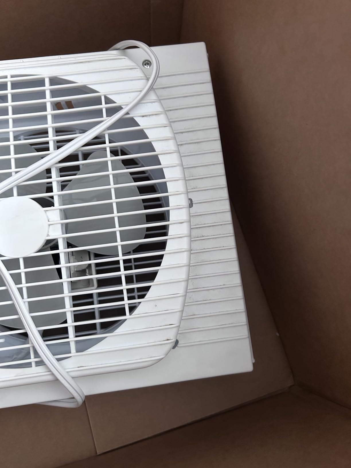 Comfort Zone Reversible Twin Window Fan with 3-Speeds & Expandable Width | Draw Cool Air In or Manually Reverse to Pull Warm Stale Air Out, Removeable Bug Screen, ETL Certified customer photo 2
