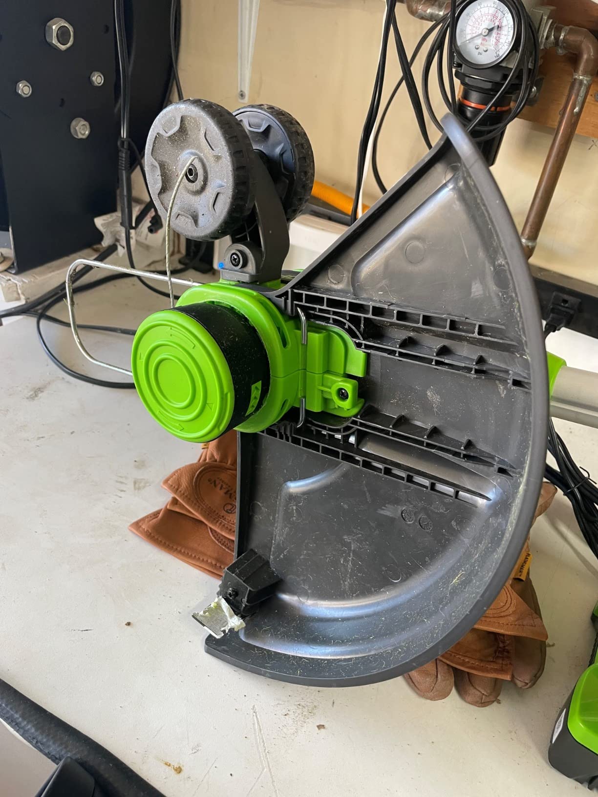 Greenworks 40V 13 in Cordless String Trimmer, 2.0 Ah Battery and Charger customer photo 2