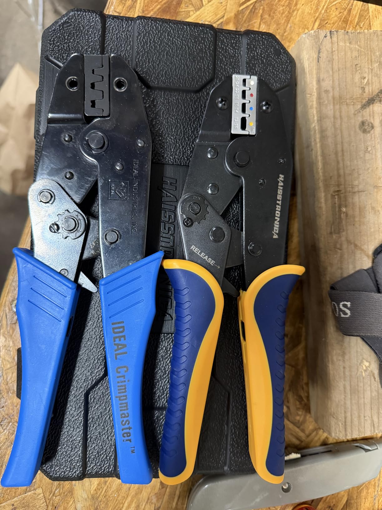 haisstronica 6PCS Crimping Tool Set, Interchangeable Terminal Dies | AWG-Marked Cavities, Interchangeable Dies, Adjustable Pressure, Blow-Molded Storage customer photo 1