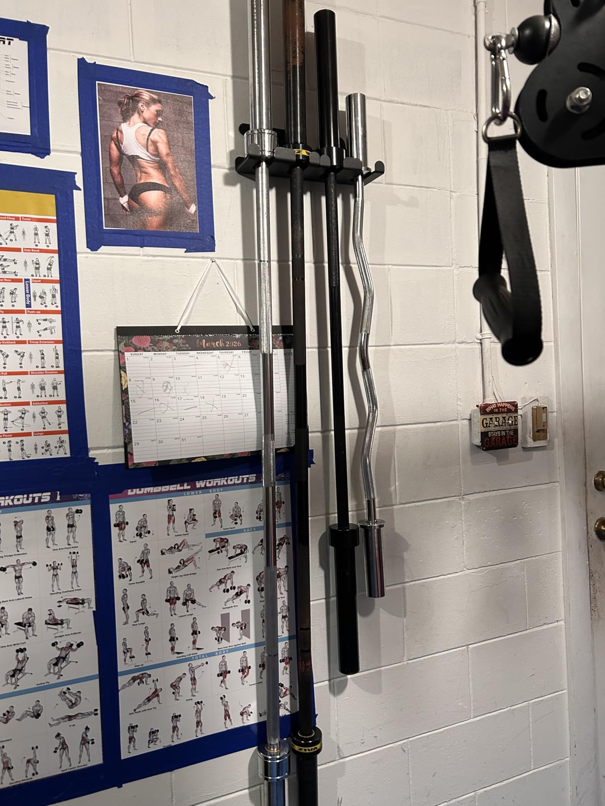 JNIHEEP Olympic Barbell Hanger, Garage Gym Bar Wall Rack, Vertical Barbell Mount Rack, Black Powder Coated, Space Saving Commercial or Home Gym Accessory, Holds Under 33mm Bar Size customer photo 2