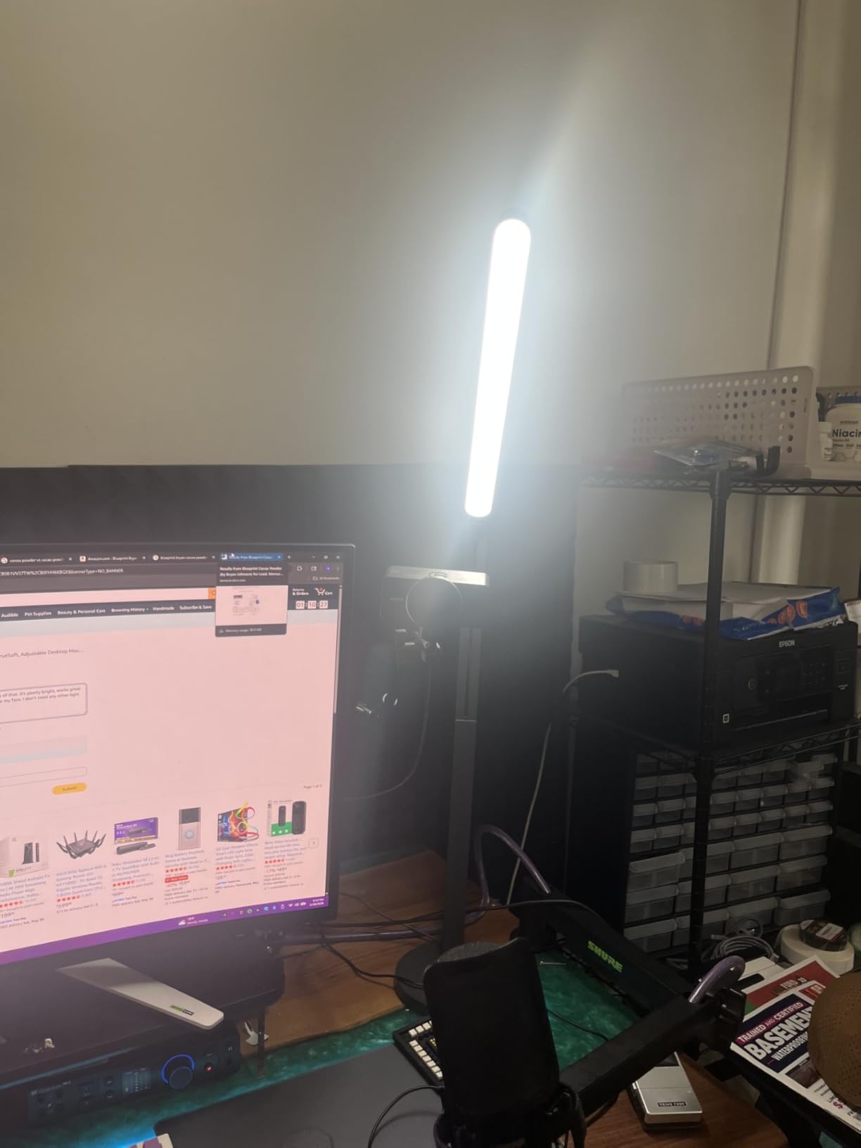 Logitech G Litra Beam Premium LED Gaming Light with TrueSoft - Graphite | Premium gaming, adjustable desktop mount, brightness and color temp settings, desktop app control for PC and Mac customer photo 2
