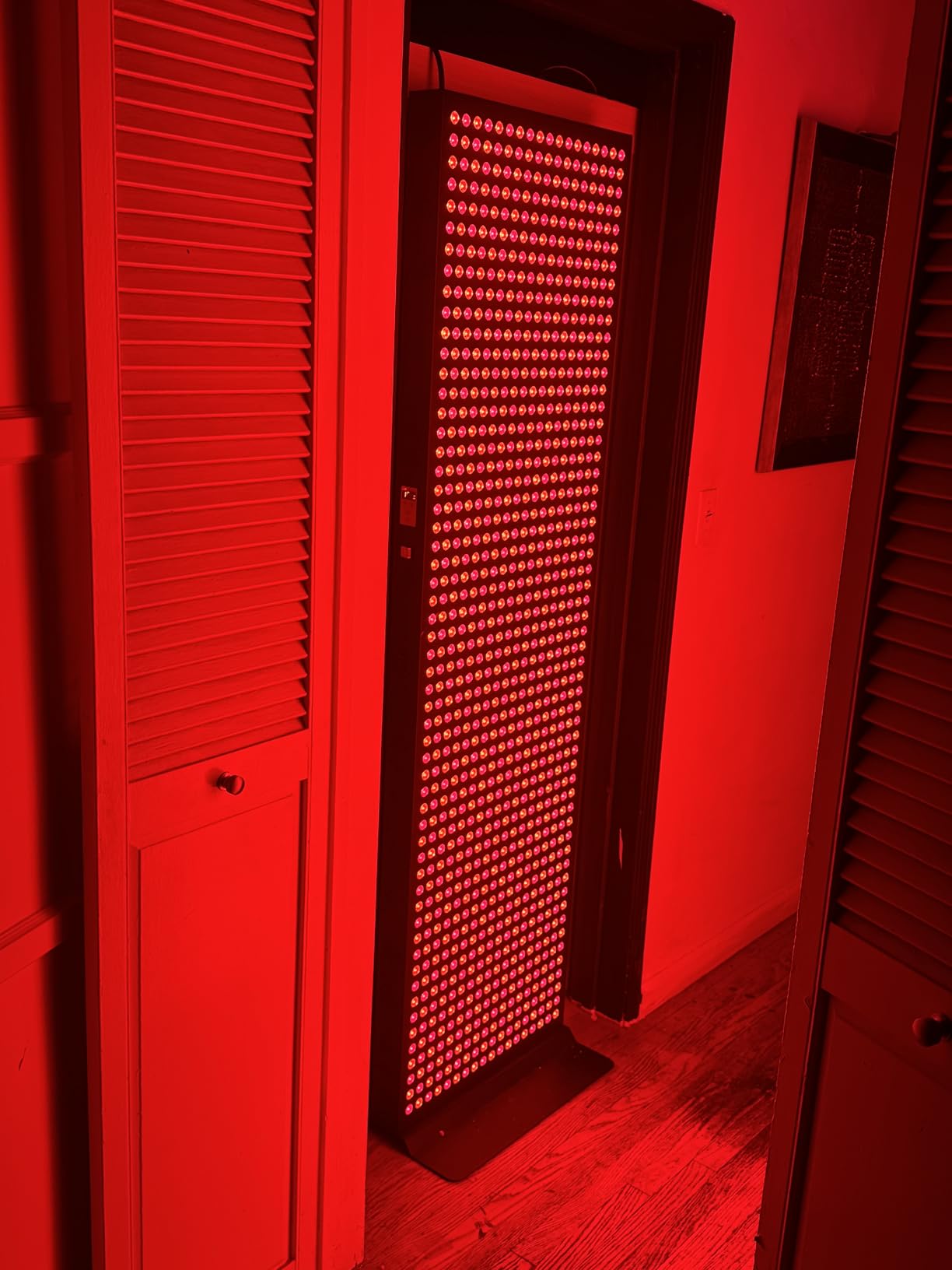EXESAS Red Light Therapy Device for Full Body, 630nm, 660nm, 810nm & 850nm, Near Infrared Dual-Chip Clinical Grade LED Panel for Smooth Skin, Weight, Pain and Overall Wellness (600LED) customer photo 2