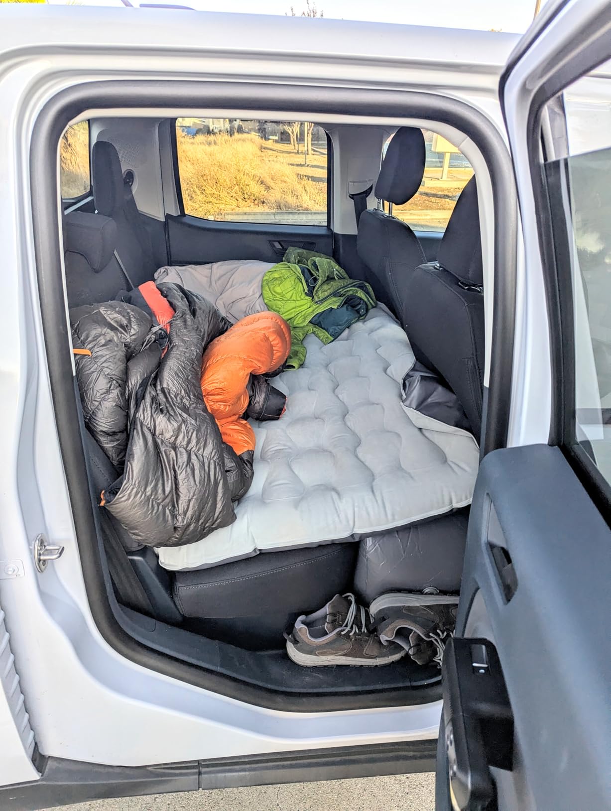 Umbrauto SUV Air Mattress for Trunk: Upgraded Car Camping Mattress with Flocked Surface and Extra Thick Bottom, Van Sleeping Bed for Back Seat with Pump, Nozzle, Repair Patch, Carry Bag customer photo 2