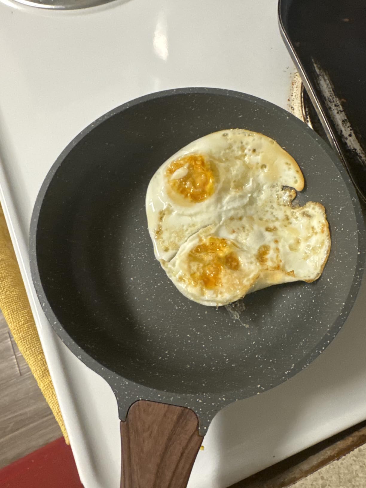 SENSARTE Nonstick Ceramic Frying Pan Skillet, 8 Inch Omelet Pan, Healthy Non Toxic Chef Pan, Induction Compatible Egg Pan with Heat Resistant Handle, PFAS-Free, White customer photo 2