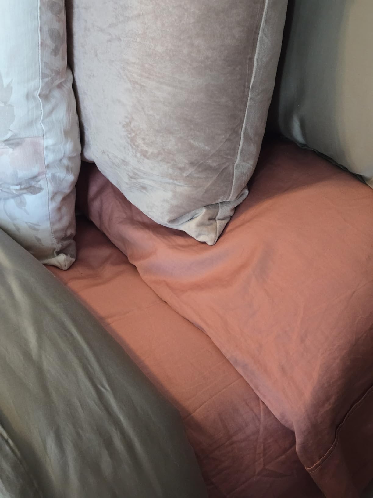 450TC 100% Long-Staple Cotton Queen Sheet Set - Soft Sateen Weave, White customer photo 1