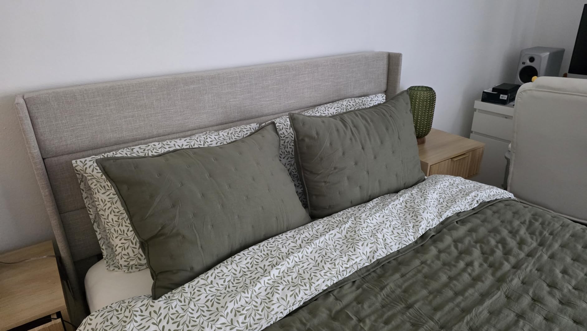 SHA CERLIN Queen Size Lift Up Hydraulic Storage Bed Frame Light Grey | Modern Wingback Headboard, Upholstered Platform Bed Frame, Hydraulic Underneath Storage, No Box Spring Needed customer photo 1