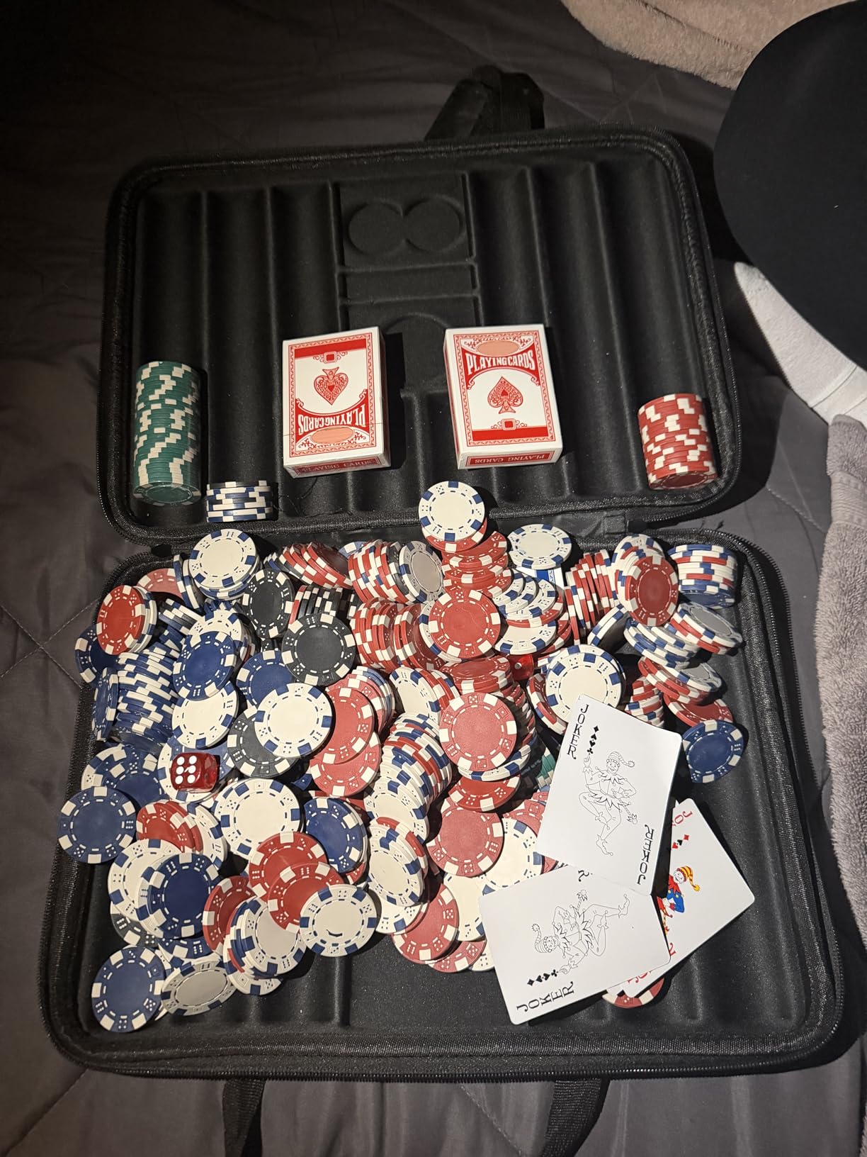 Poker Chips Set, 500 Pcs Poker Chips for Texas Holden, Blackjack Poker Games, Pokeno Gambling Chips Kit Casino Chip for Texas Hold em, 11.5g Clay Poker Set Briefcase, Black Jack Chips Set with Case customer photo 1