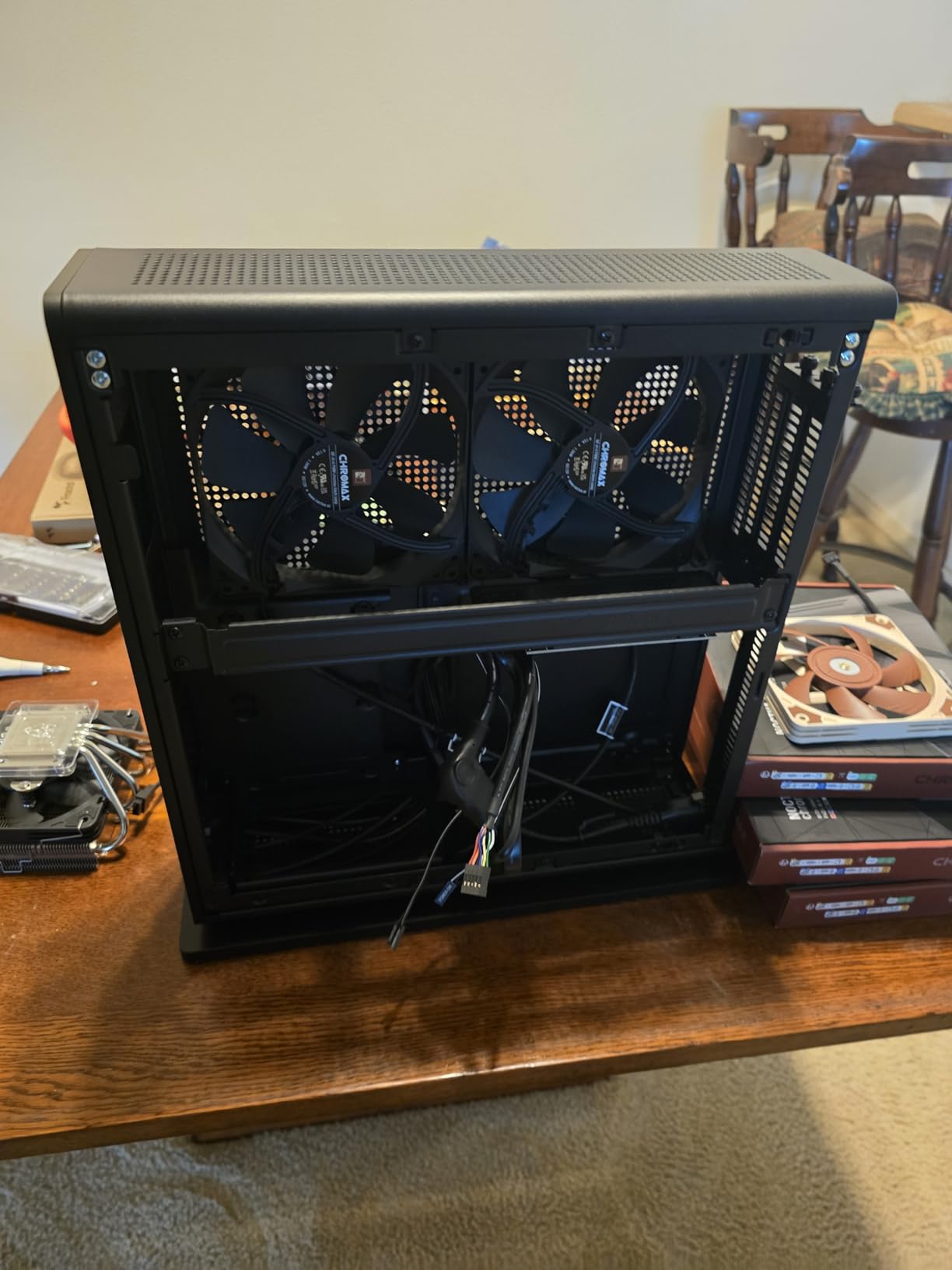 Fractal Design Ridge White - PCIe 4.0 Riser Card - 2x 140mm PWM Aspect Fans - Type C USB - m-ITX Gaming Case customer photo 1