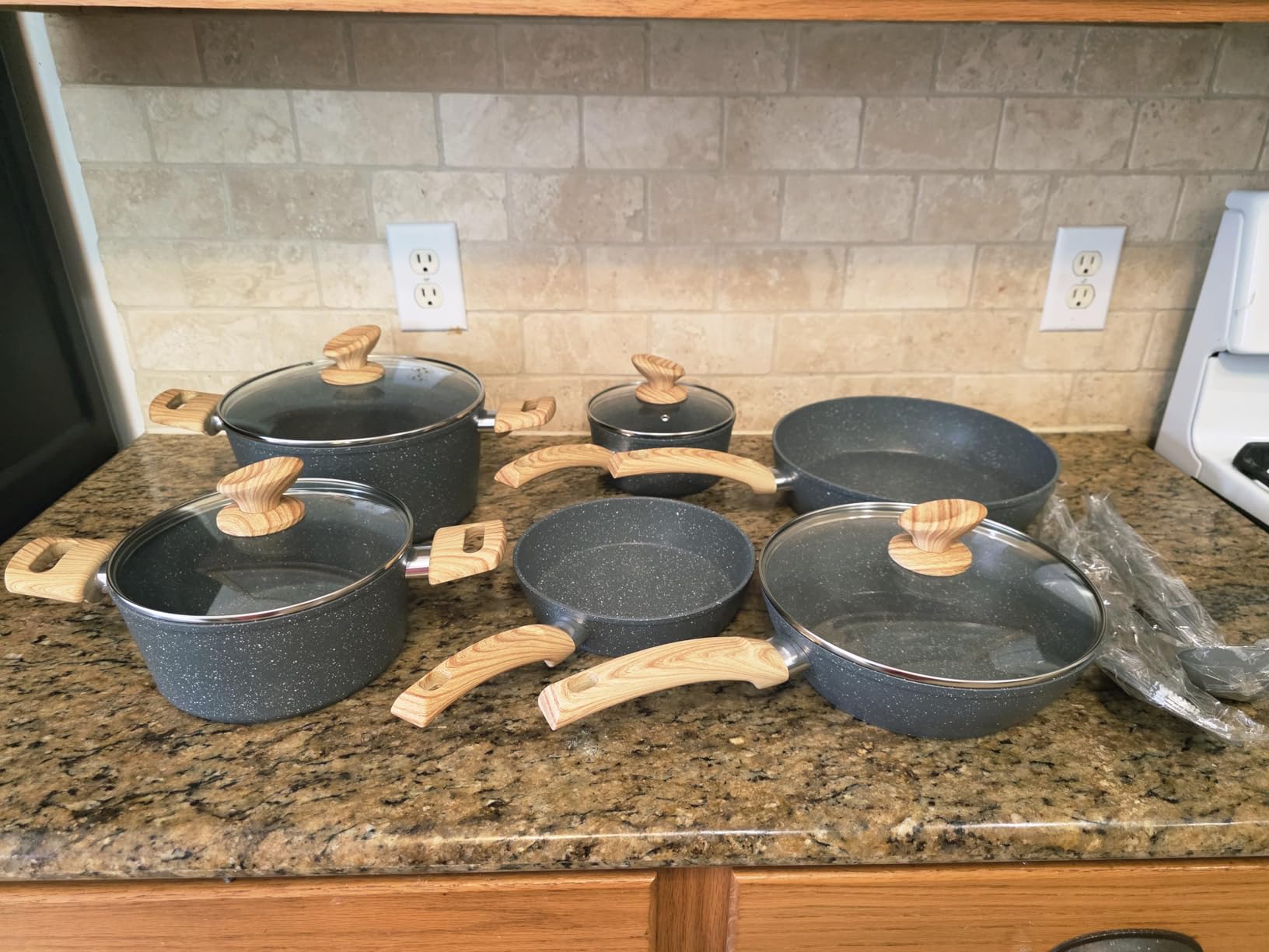MAISON ARTS Pots and Pans Set Non Stick, 12 Pcs Kitchen Cookware Sets | Induction Compatible, Granite Nonstick Pans Set for Cooking, 100% PFOA & PFAS Free Non Toxic customer photo 2