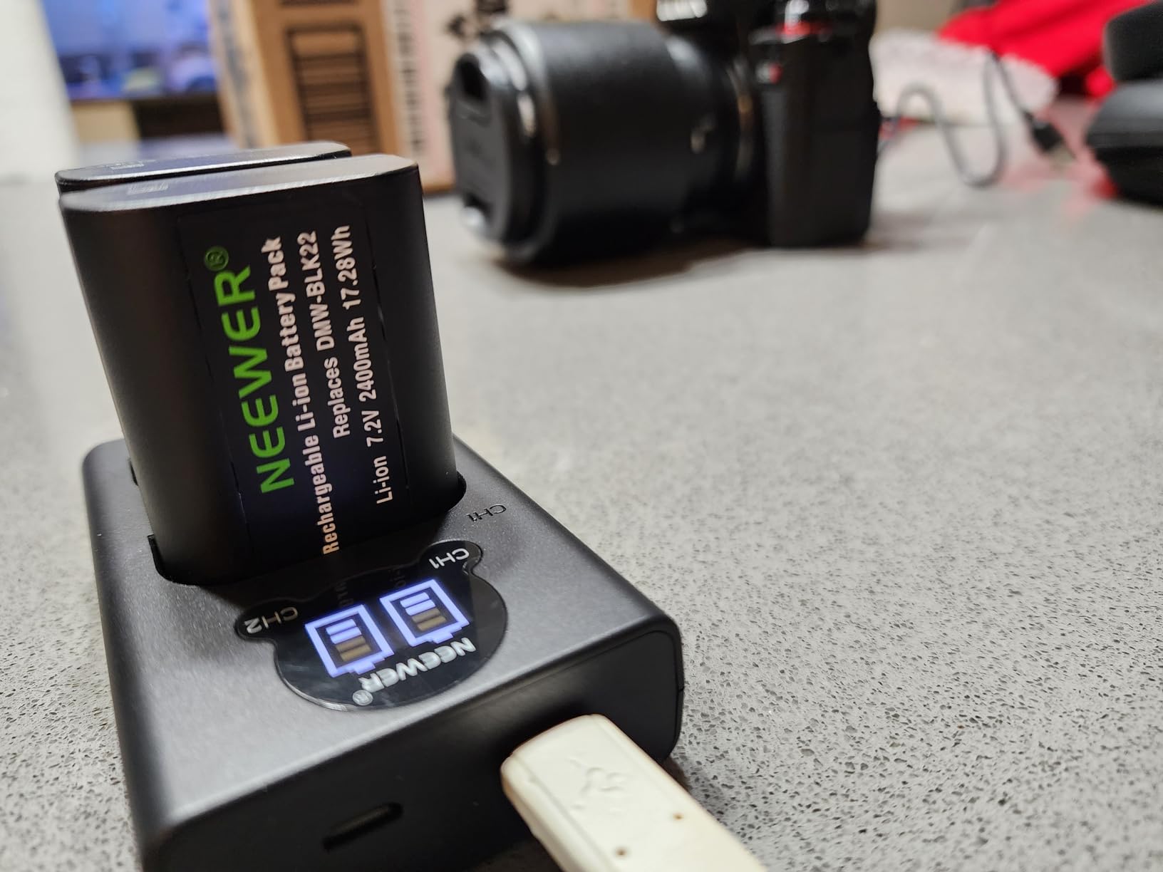 NEEWER Replacement Battery and Charger Set for DMW-BLK22, Compatible with Panasonic Lumix DC-S5 GH5 II S5 II GH6 S5 IIX S9, 2 Pack 2400 mAh Batteries and Type C Dual Channel USB Charger customer photo 2