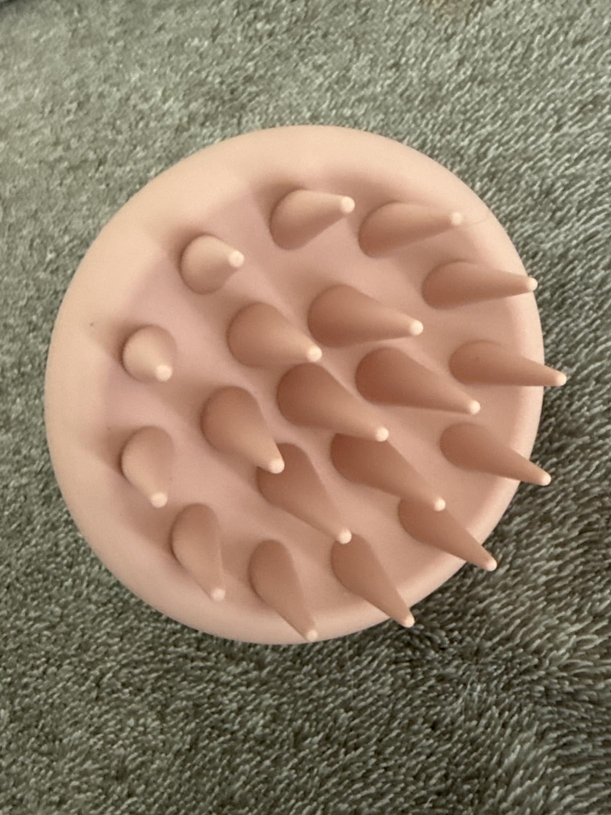 Sndyi Silicone Scalp Massager Shampoo Brush, Hair Scrubber with Soft Silicone Bristles, Scalp Scrubber/Exfoliator for Dandruff Removal, Wet Dry Scalp Brush for Hair Growth & Scalp Care, Oatmeal customer photo 1