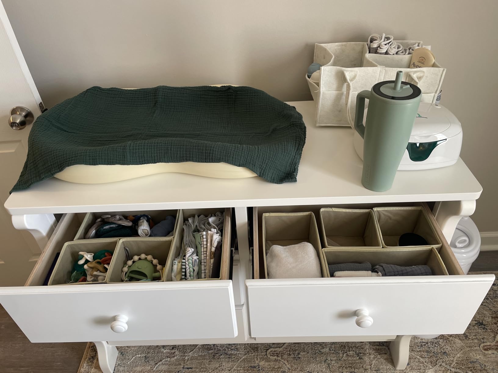 Delta Children Universal 6 Drawer Dresser with Interlocking Drawers - Greenguard Gold Certified, White customer photo 2
