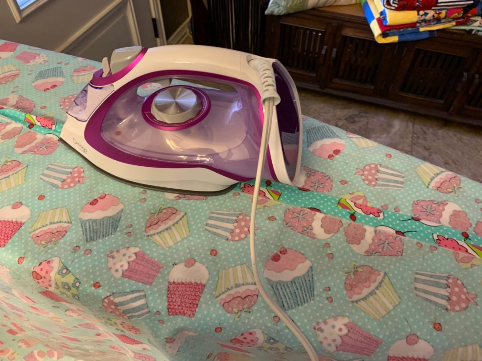 OMAIGA 2-in-1 Cordless and Corded Steam Iron for Clothes, 1550W, Lavender - Rapid heating, auto shut-off, self-clean, anti-calc, 3 temperature settings, large water tank customer photo 1