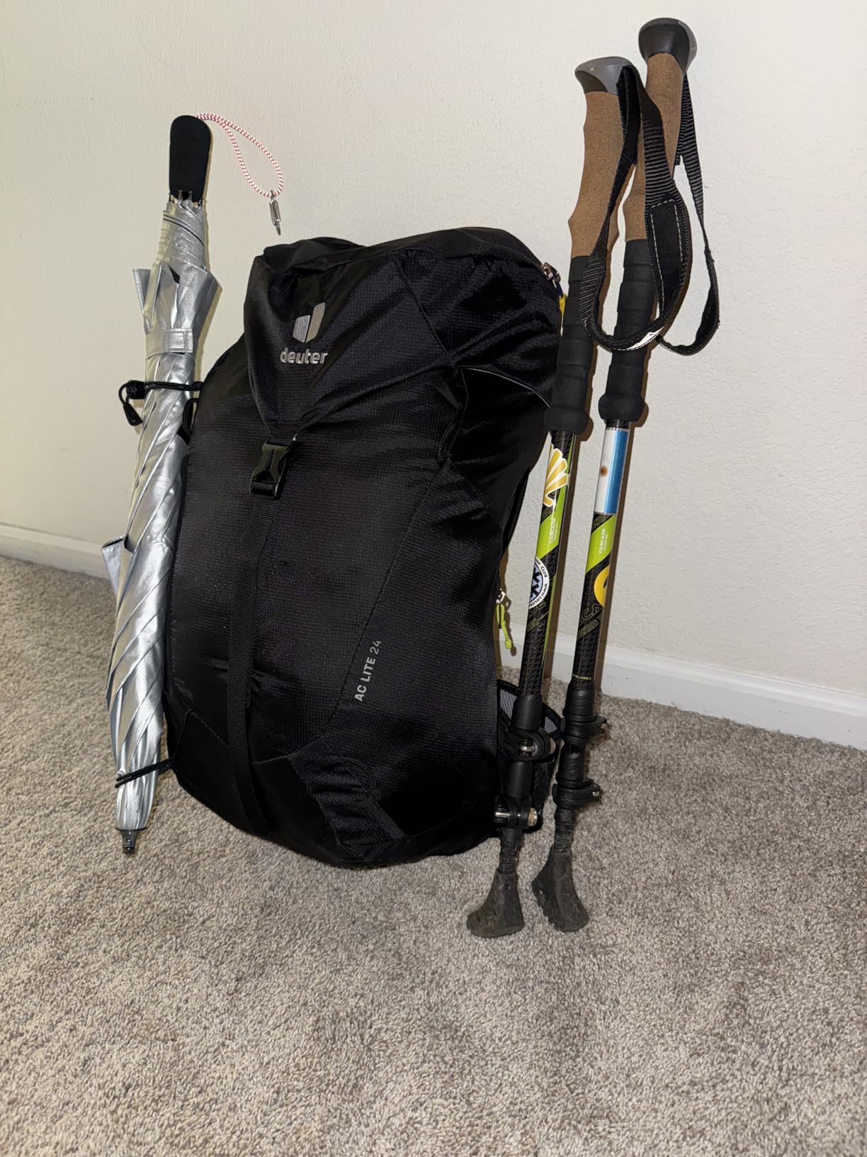 Deuter AC Lite 24L Hiking & Daypack Backpack with Steel Frame & Superior Breathability - Black customer photo 1