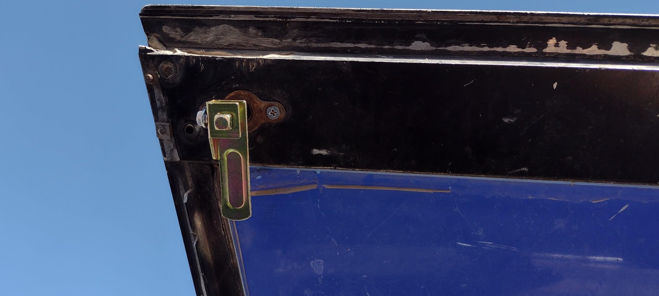 Matching T-Handles Lock Set Locking T-Handle Set for Truck Camper Shell with Dust Cover -2 Pack clockwise and Counter-clockwise with 4 Keys and Hardware (Key Alike) customer photo 2