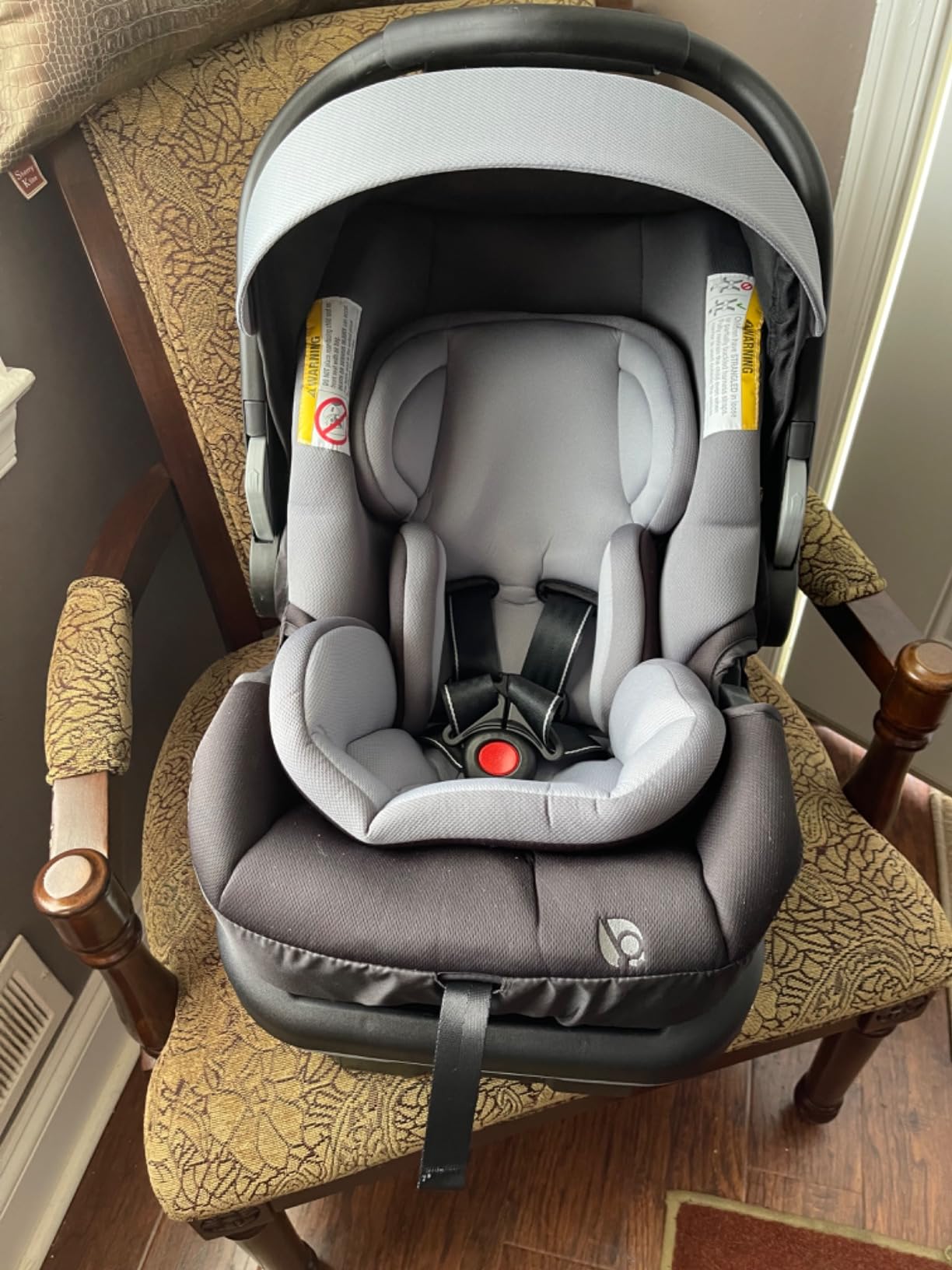 Baby Trend Secure-Lift Infant Car Seat, Dash Grey - Compact Lightweight Carrier, Infant Comfort Cushioning, Adjustable Harness Fit customer photo 2