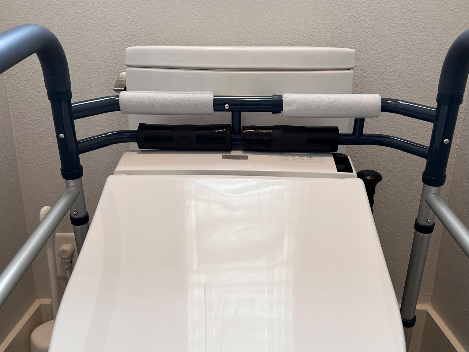 Lianjindun Toilet Safety Rails, 350 lbs, Adjustable Height & Width | Fits Most Toilets, Foldable Design, 350 Lbs Capacity, Aluminum Toilet Frame, Toilet Handles for Seniors, Disabled, Handicap customer photo 2