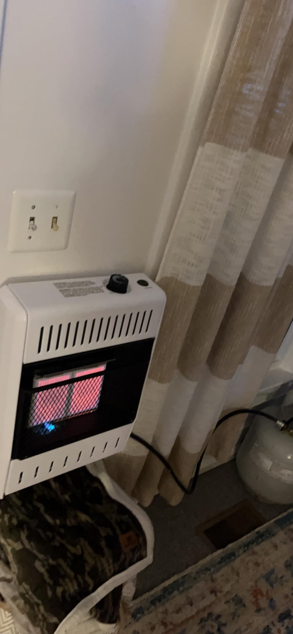 ProCom Heating Liquid Propane Ventless Infrared Plaque Heater With Base Feet - 10,000 BTU, T-Stat Control - Model# ML100TPA-B customer photo 2
