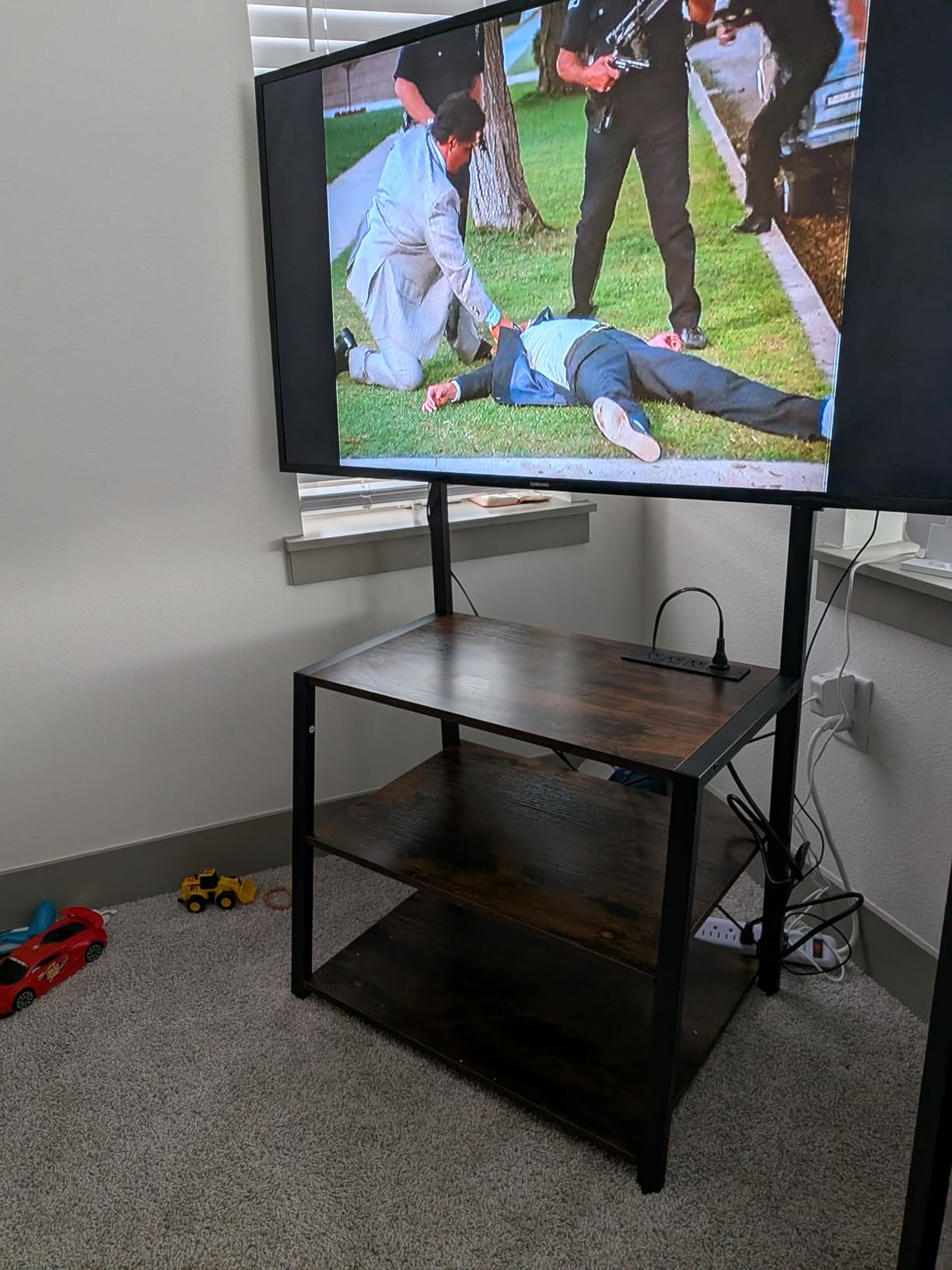 HOOBRO Rolling TV Stand with Mount and Power Outlet Up to 55 inch TV, Corner Entertainment Center, Small TV Stand with 3-Tier Storage Shelves for Living Room, Bedroom, Rustic Brown and Black BF66UDS01 customer photo 1