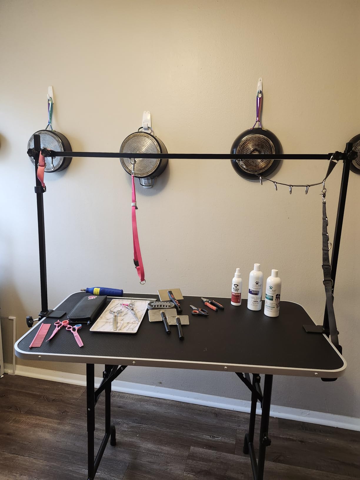 LEIBOU 45'' Height Adjustable(23''~33.8'') and Foldable Pet Dog Grooming Table Heavy Duty Iron Frame with H-Shape Grooming Arm & Noose, Maximum Capacity Up to 260lbs, Black customer photo 2