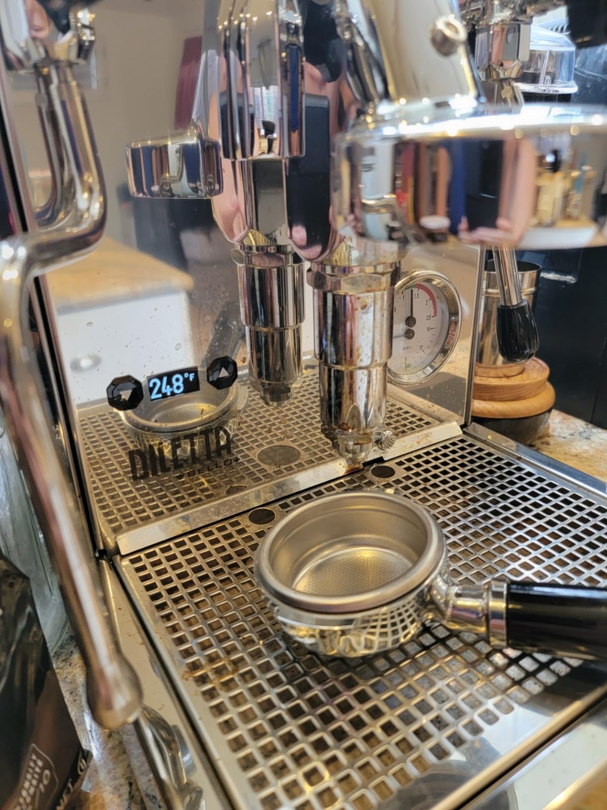 Diletta Bello+ Espresso Machine | E61 | PID Temperature Control | Shot Timer | Programmable Preinfusion | Handmade In Italy (Black) customer photo 1