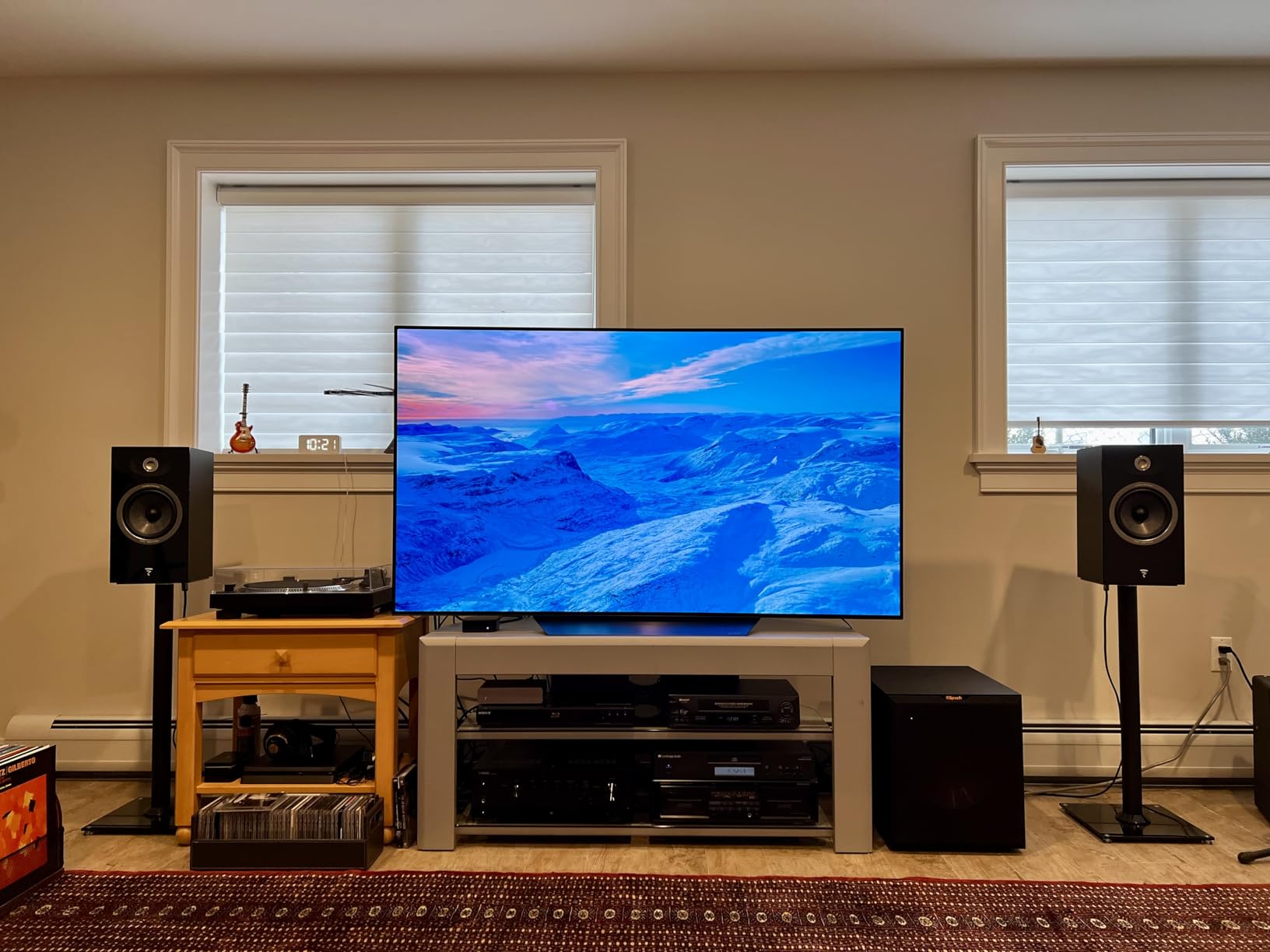 Yamaha R-N800A Network Receiver with Phono and Built-in DAC, Silver customer photo 1