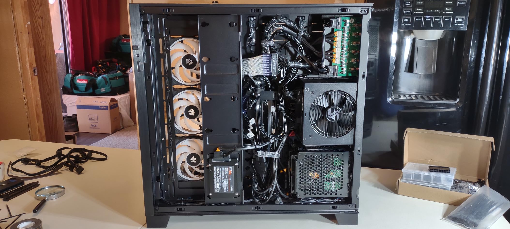 Lian Li Dynamic EVO XL - Up to 280mm E-ATX Motherboard - ARGB Lighting Strips - Up to 3X 420mm Radiator -Front and Side Tempered Glass Panels - Reversible Chassis- Cable Management (O11DEXL-X) customer photo 1