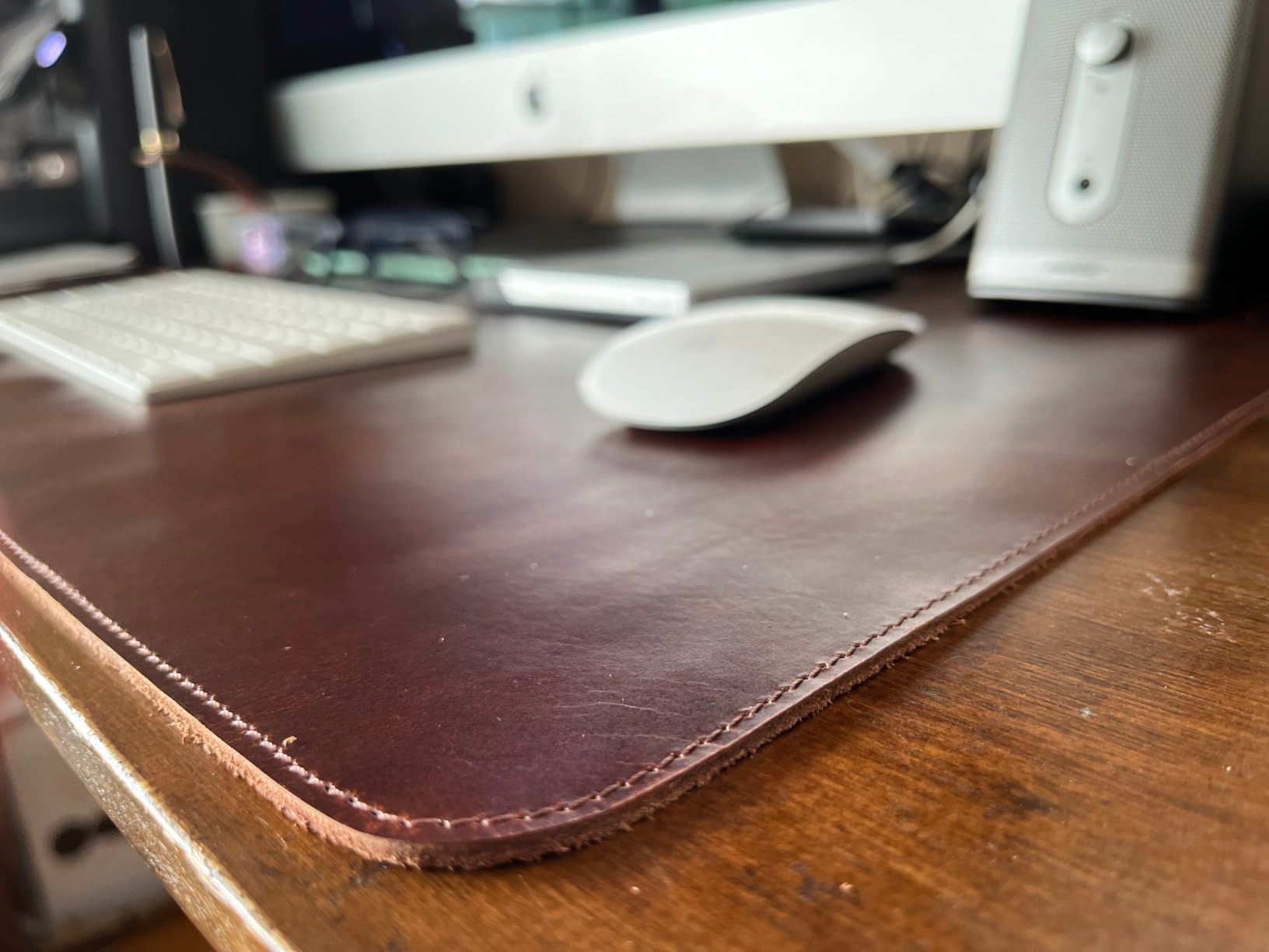 moonster 100% Full Grain Buffalo Leather Desk Pad with Ballpoint Pen & Pen Holder - 31 x 16 in Office Desk Mat, Large Mouse Pad, Non-Slip Desk Blotter, Laptop Table Protector, Desk Cover for Work customer photo 1