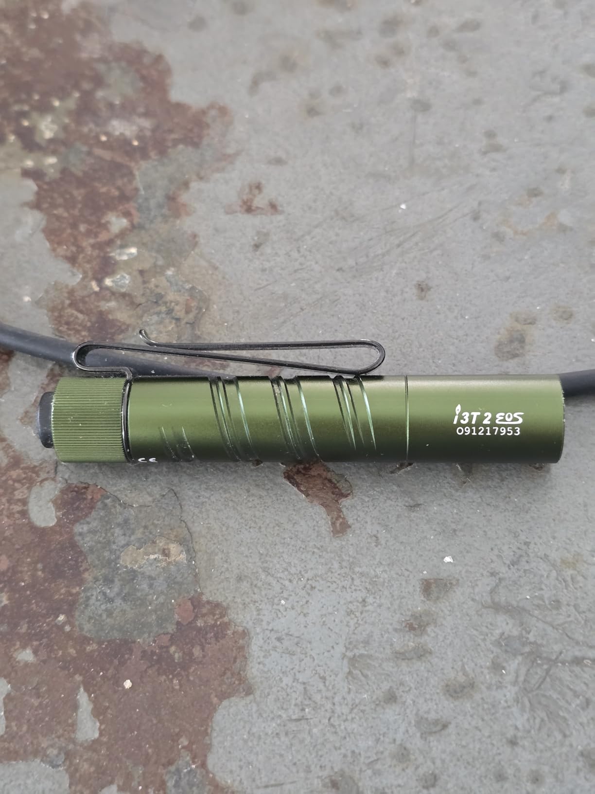 OLIGHT I3T 2 EOS Pocket Small EDC Flashlight (Black) | 200LM, Slim Mini Handheld Light, IPX8 Waterproof, 62M Throw, Lightweight, Portable, Two-Way Pocket Clip, AAA Battery customer photo 1