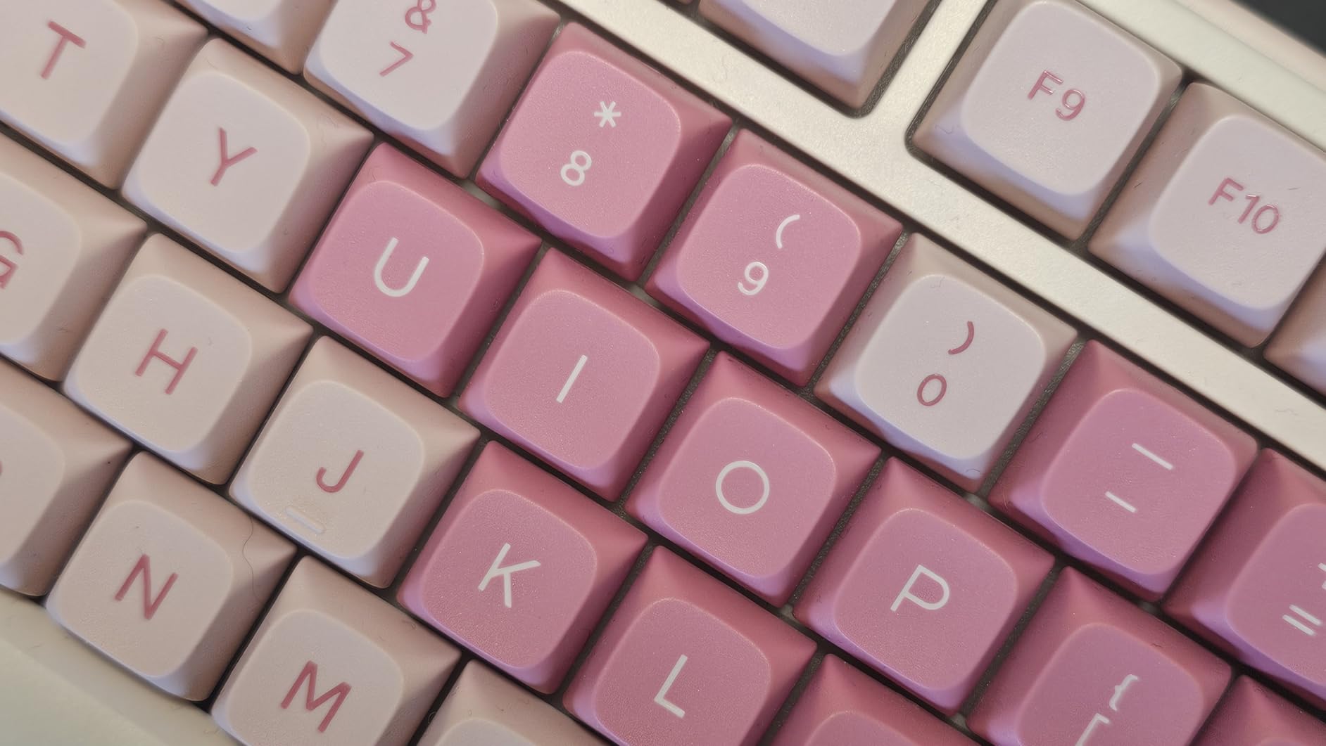 RK ROYAL KLUDGE R75 Mechanical Keyboard Wired with Volume Knob, 75% Custom Gaming Keyboard Gasket Mount RGB Backlit with Software, Cherry Profile, Hot Swappable Silver Switch, PBT Keycaps customer photo 1