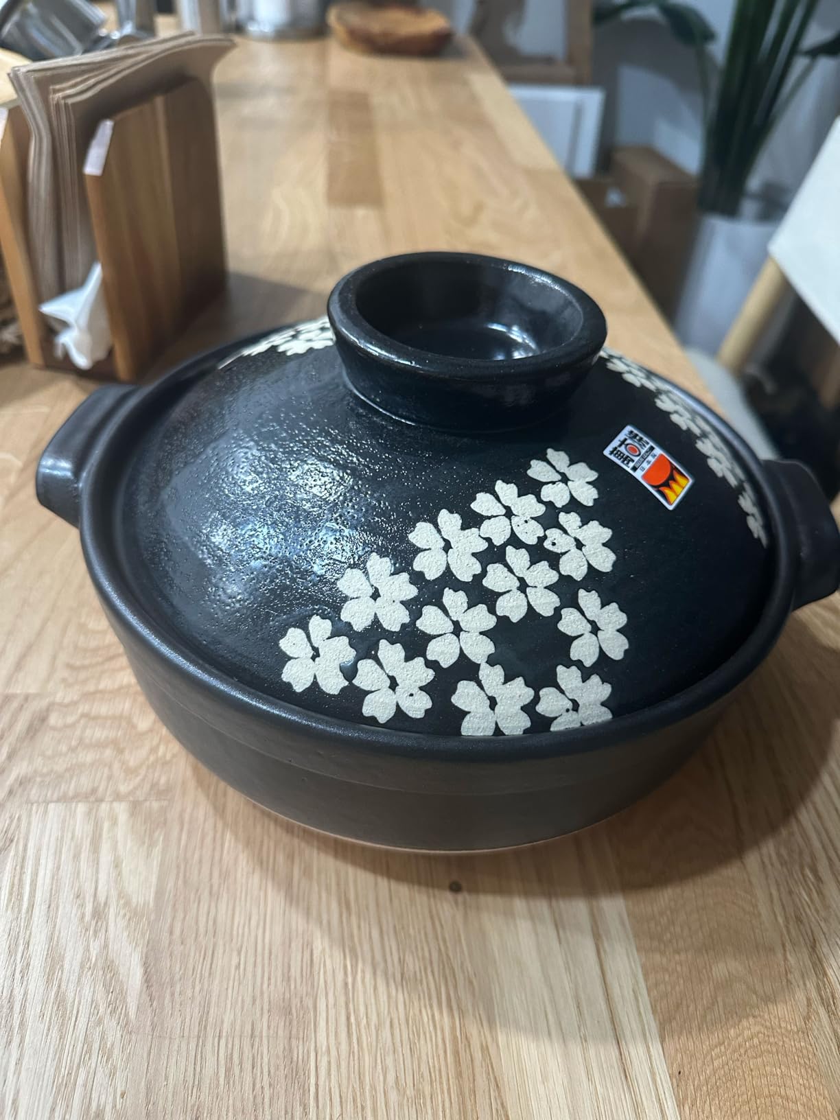 Banko-yaki Donabe Clay Pot - Authentic Japanese Earthenware with Cherry Blossom Design (3-5 people) customer photo 2