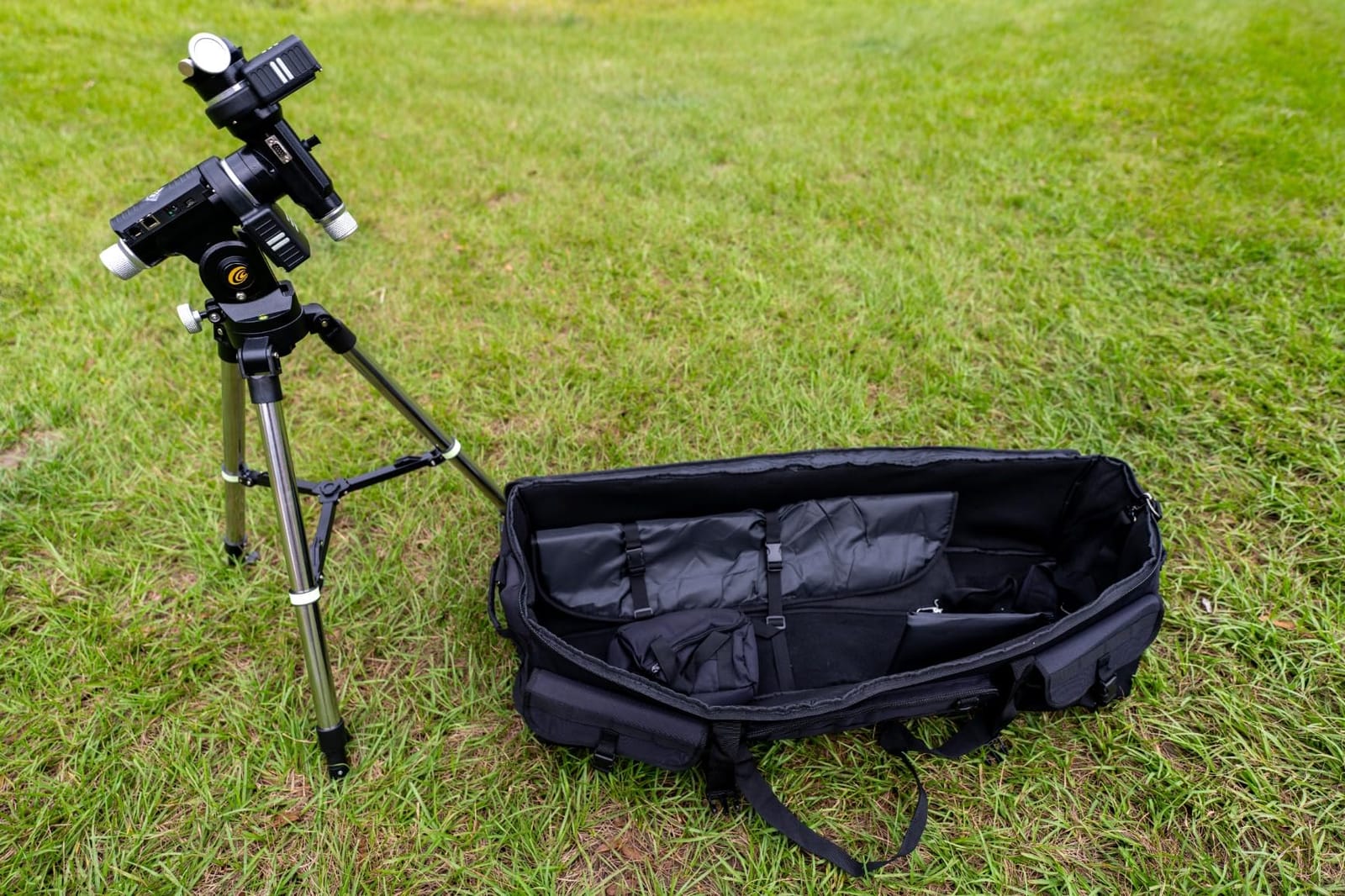 HODRANT Large Telescope Carrying Case Compatible with Celestron Telescope | Soft Pad Telescope Travel Bag, 40 inch Telescope Storage Bag with Fixed Buckles for Optical Tube & Tripod, Attached Small Bag customer photo 1