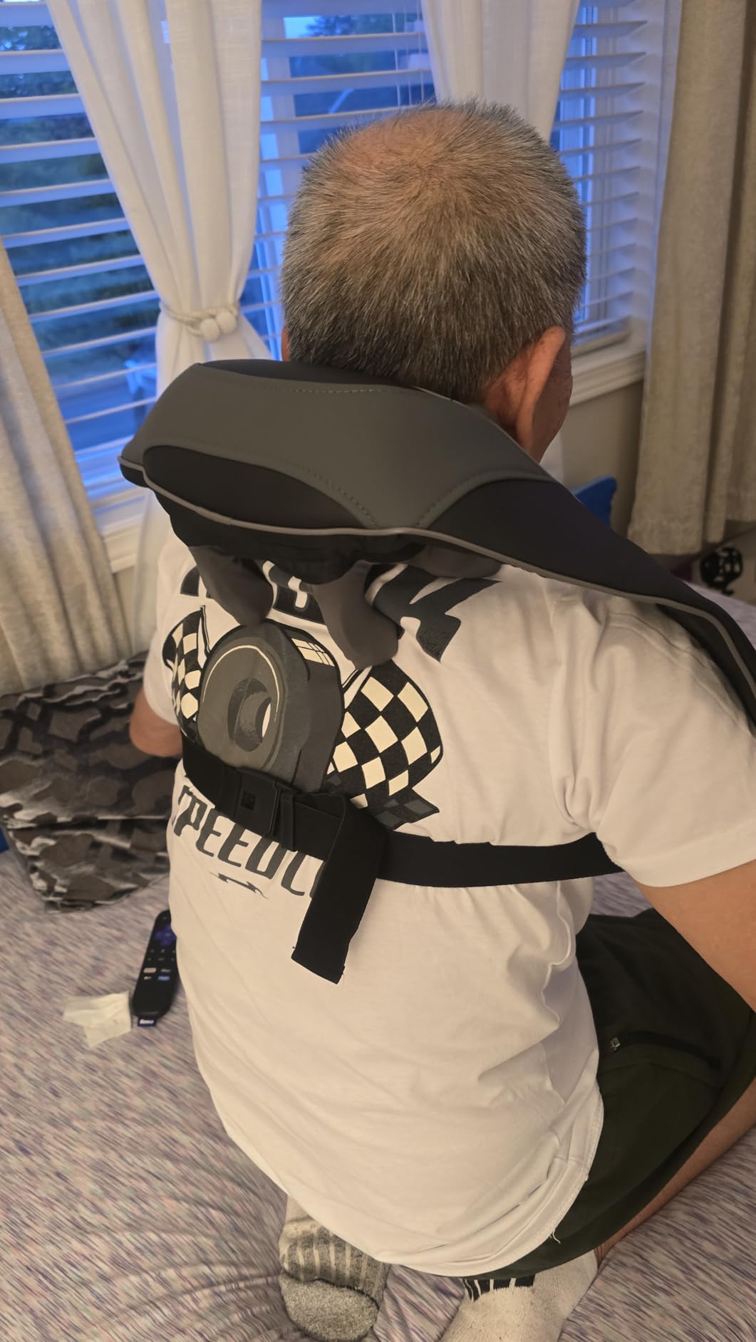 Snailax 4D Cordless Neck and Shoulder Massager with Heat and Kneading | 2 Shiatsu Modes, 3 Speeds, 2 Heat Levels, 100-Min Runtime, Hands-Free Strap, Washable Sleeve customer photo 2