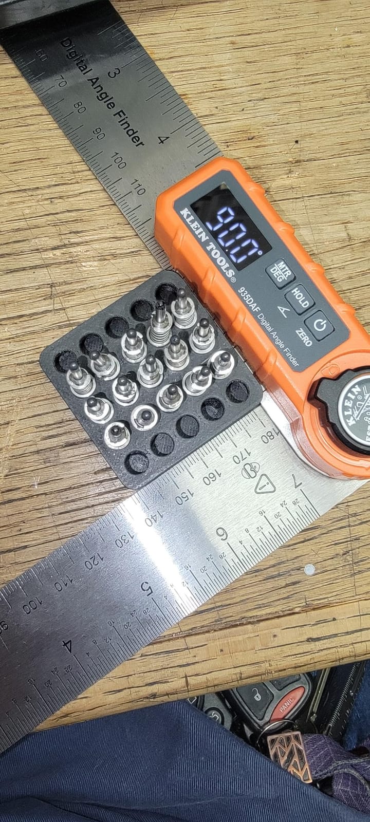 Klein Tools 935DAF Digital Angle Finder, Precision Measurements, Miter Saw Protractor Angle Calculation and Portable Design customer photo 1