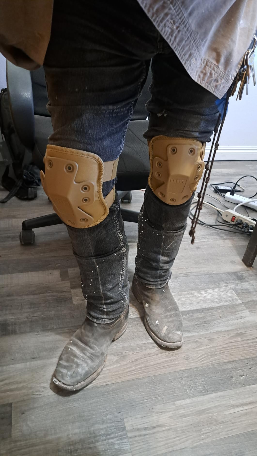 HWI Gear Next Generation Knee Pad for Protection: Combat, Mechanics, Construction, Hunting, Landscaping, Outdoor Survival, Heavy Duty Industrial Grade, Adjustable customer photo 2