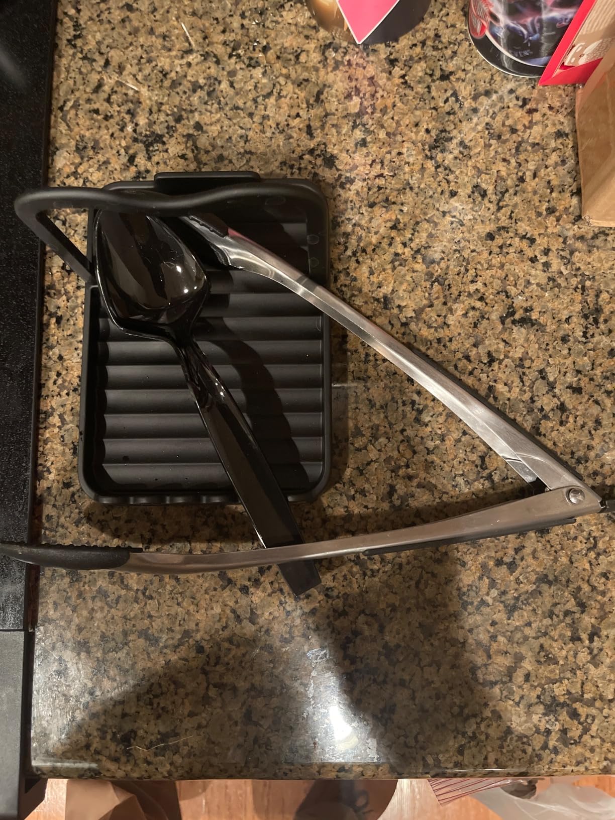 Spoon Holder and Pot Lid Holder, Stainless Steel, Kitchen Utensil Rest, Scraper Holder & Pot Holder, Spoon Holder for Stove Top - Kitchen Utensil Holder for Ladles & Tongs (Black) customer photo 1