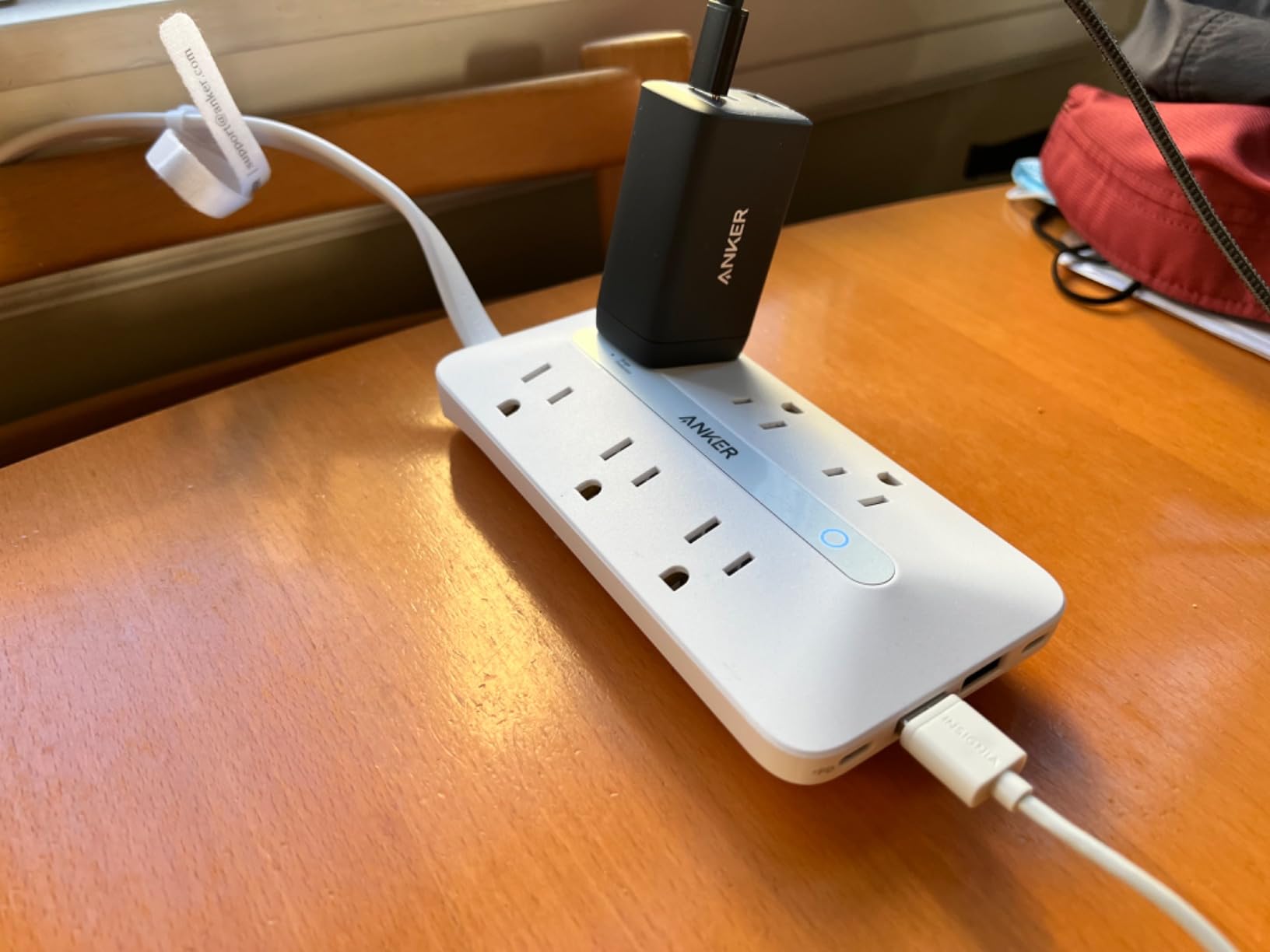 Anker Power Strip with 300J Surge Protector, 5ft Outlet Extender, 20W, 6AC | Flat Plug Extension Cord with Multiple Outlets, 2 USB C, 2 USB A, Dorm Room Essentials, Home Office, TUV Listed customer photo 2