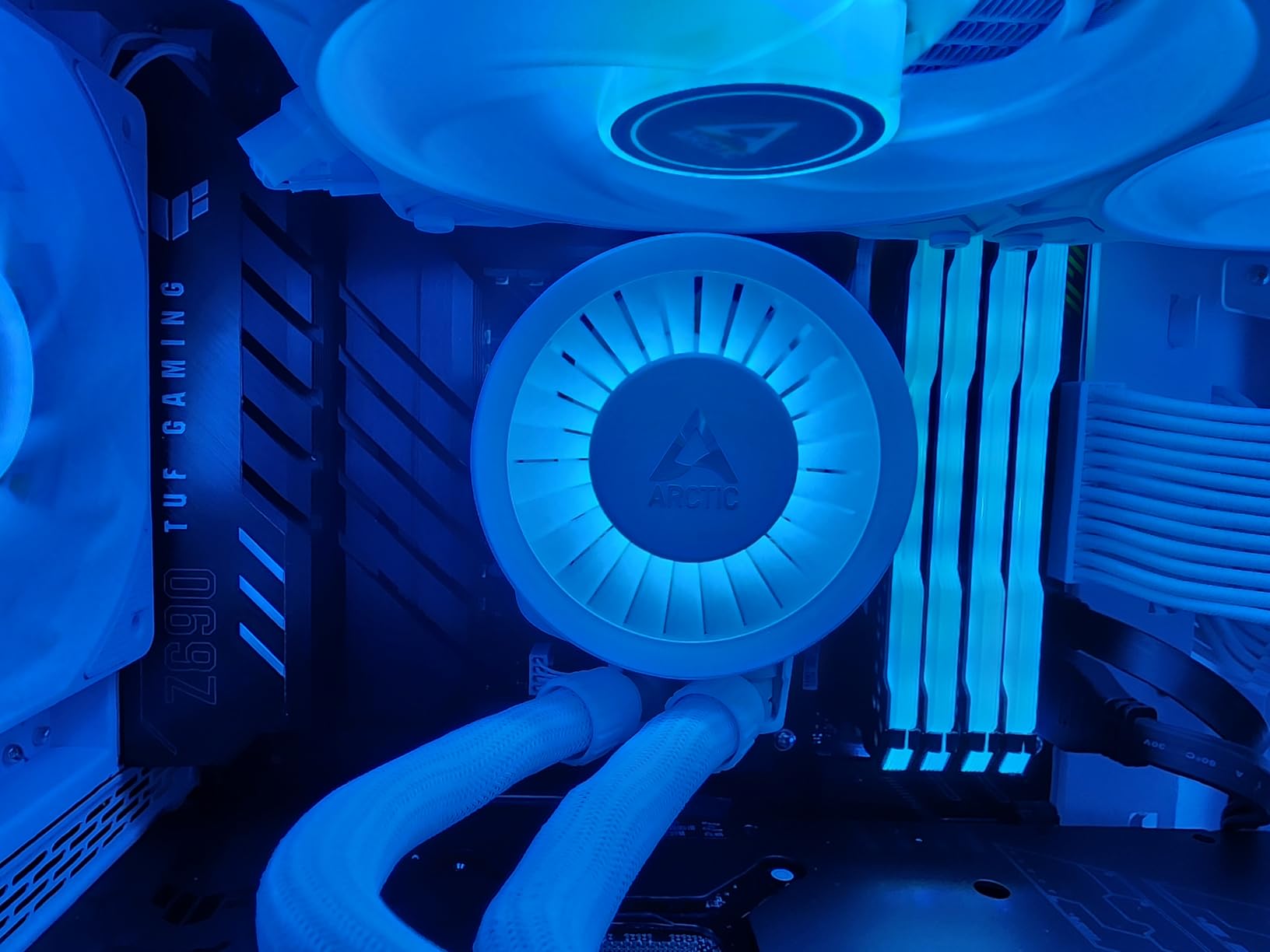 ARCTIC Liquid Freezer III 240 A-RGB - Water Cooling PC, Fan: 200-1800 RPM customer photo 1