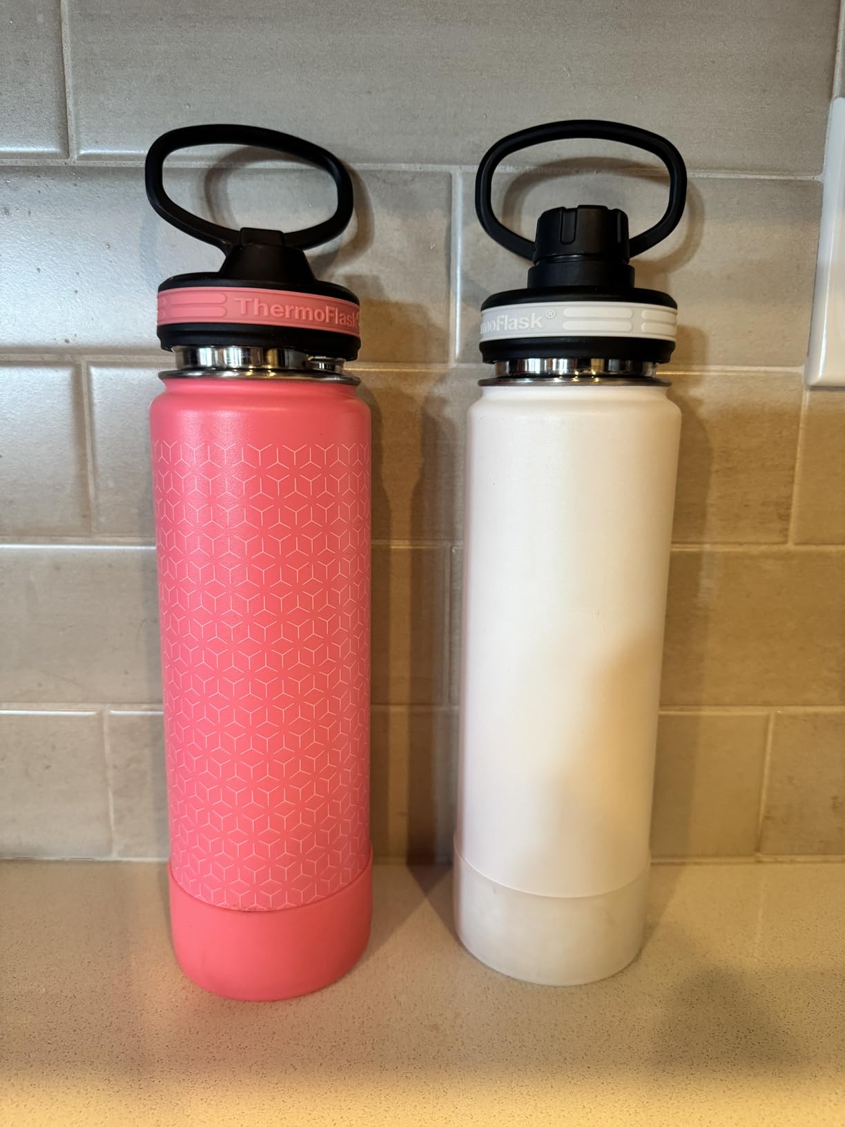 Stainless Steel Water Bottles 2-Pack - Double-Wall Vacuum Insulated 24 oz BPA-Free Spout Lids - Keeps Drinks Cold 24 Hrs, Hot 12 Hrs - Leakproof, Dishwasher Safe, White/Coral customer photo 1