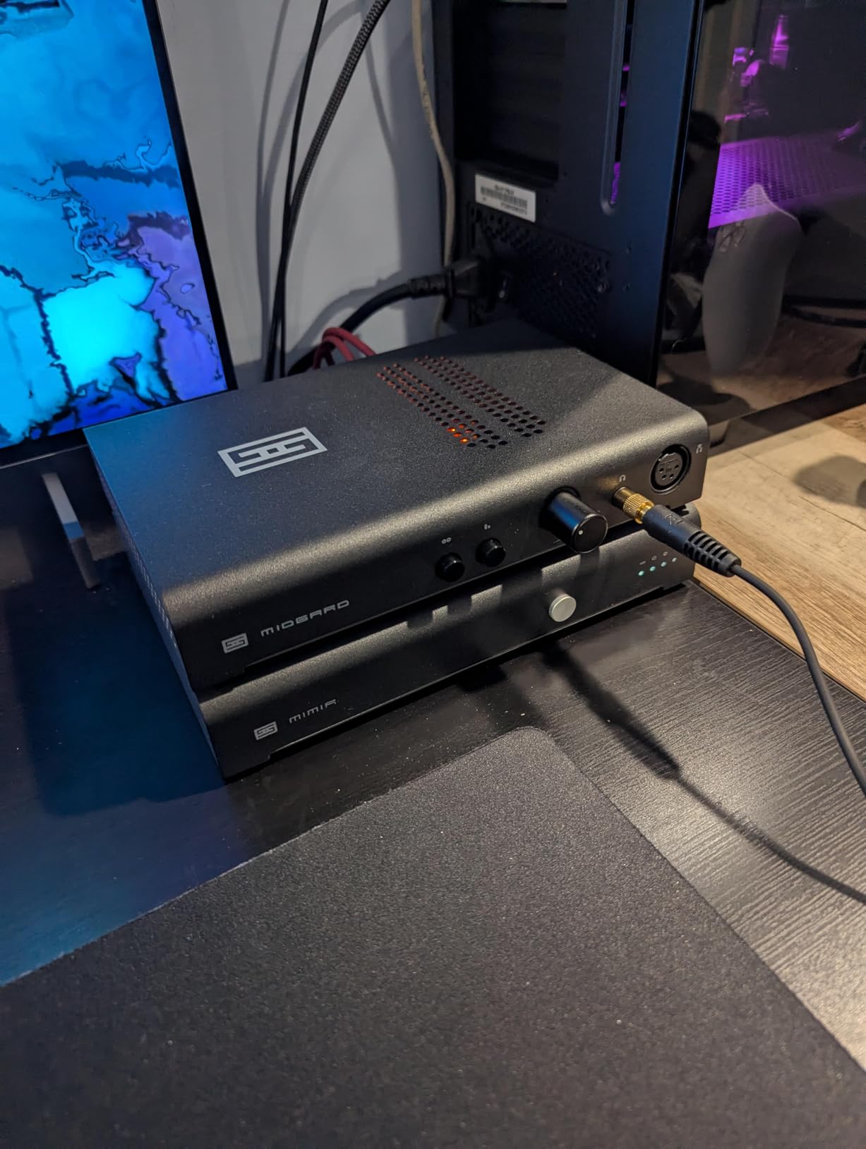 Midgard Headphone Amp and Preamp with Balanced Inputs and Outputs | Fully discrete amp with exclusive Halo mixed-mode feedback, ~5W/32 ohms, balanced & SE in/out, Alps RK27 pot. Made in USA. customer photo 2