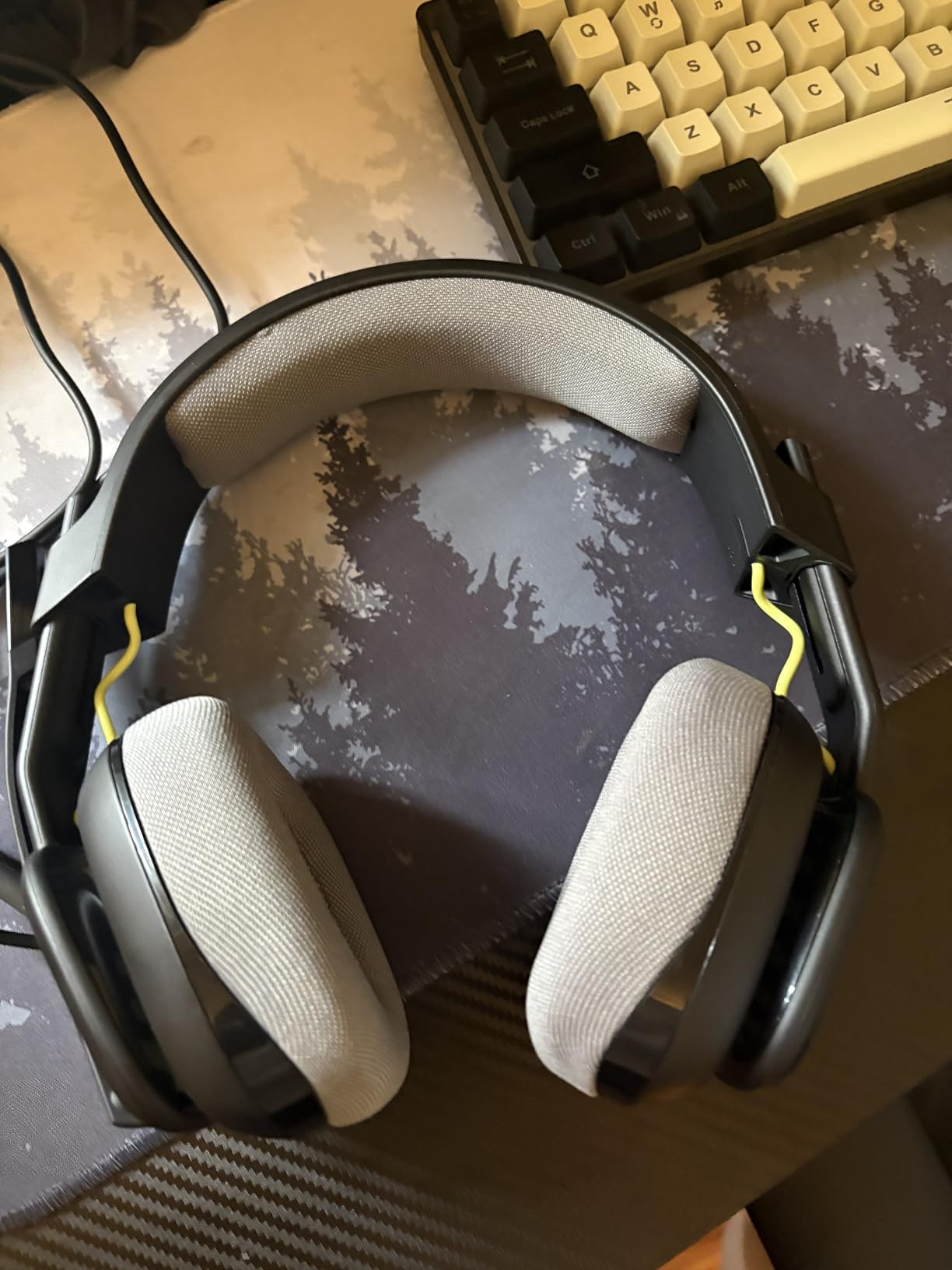 Astro A10 Gaming Headset Gen 2 Wired Headset - Over-Ear Gaming Headphones with Flip-to-Mute Microphone, 32mm Drivers, for Xbox Series X|S, Xbox One, Nintendo Switch, PC, Mac - Black customer photo 1