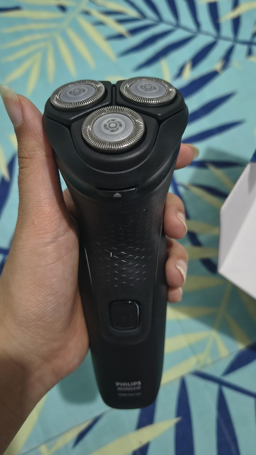 Philips Norelco 1100 Electric Shaver, Deep Black | 27 Self Sharpening ComfortCut Blades, 4D Floating Heads, Dry Use Only, 2-Year Blade Life, Corded, S1016/90 customer photo 1