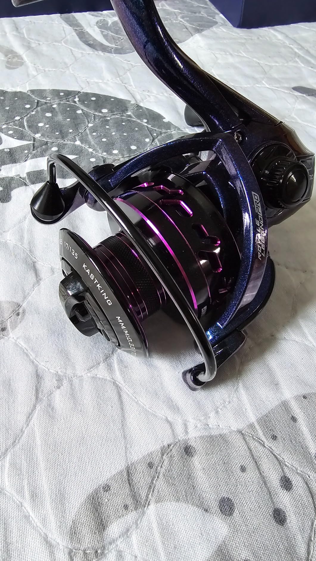KastKing Royale Legend Pro Spinning Fishing Reels | Max Drag: 25 lb, 10+1 BB, 9.2 oz, Lightweight & Powerful Carbon Fiber Frame, 6.2:1 Gear Ratio, Digi-cut Aluminum Gear customer photo 2