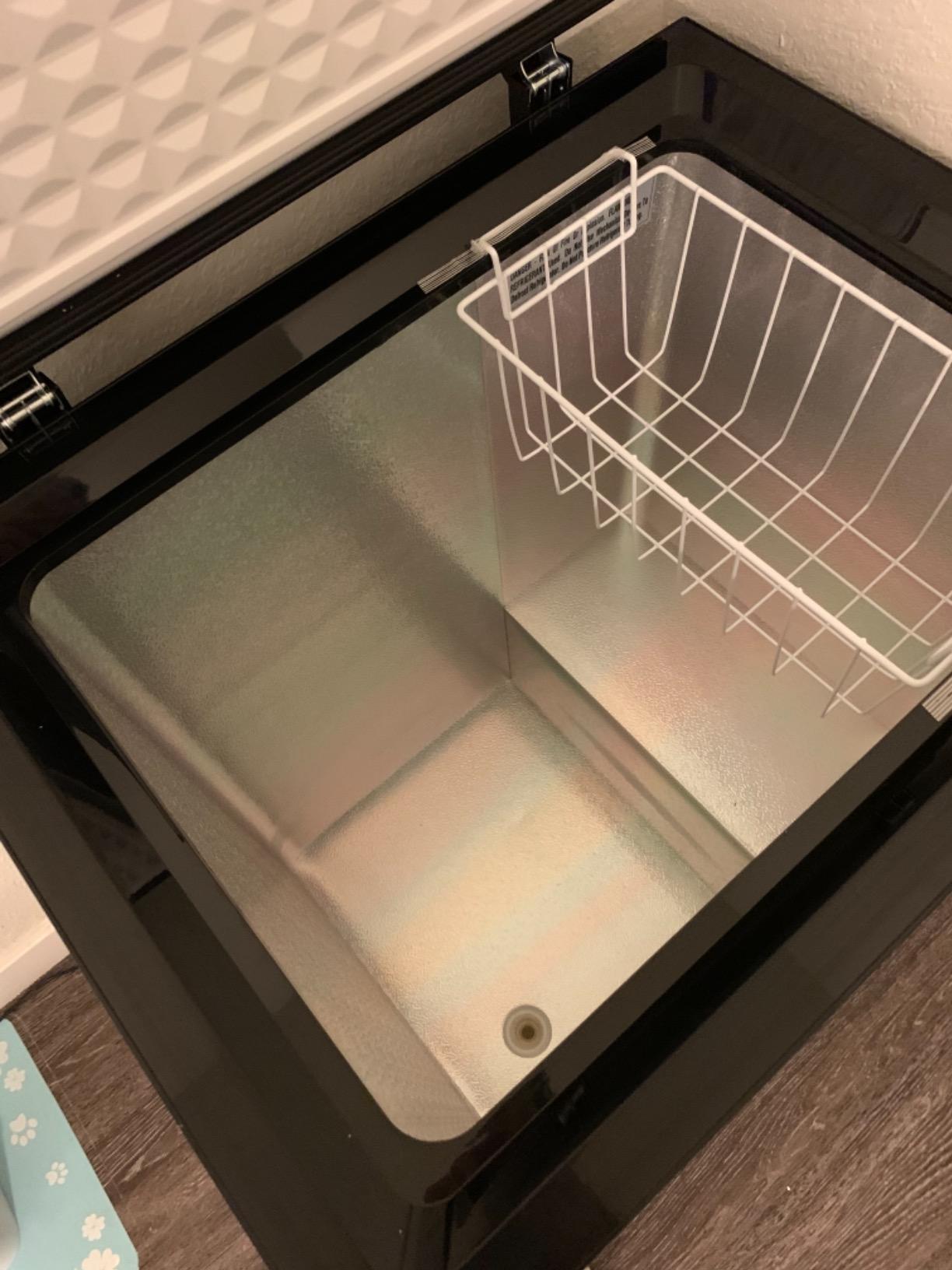 Midea 3.2 Cubic Feet Chest Freezer, Small Deep Freezer for Home, Black, 2 Removable Basket, Adjustable Temperature, Free Standing Top Open Door customer photo 2
