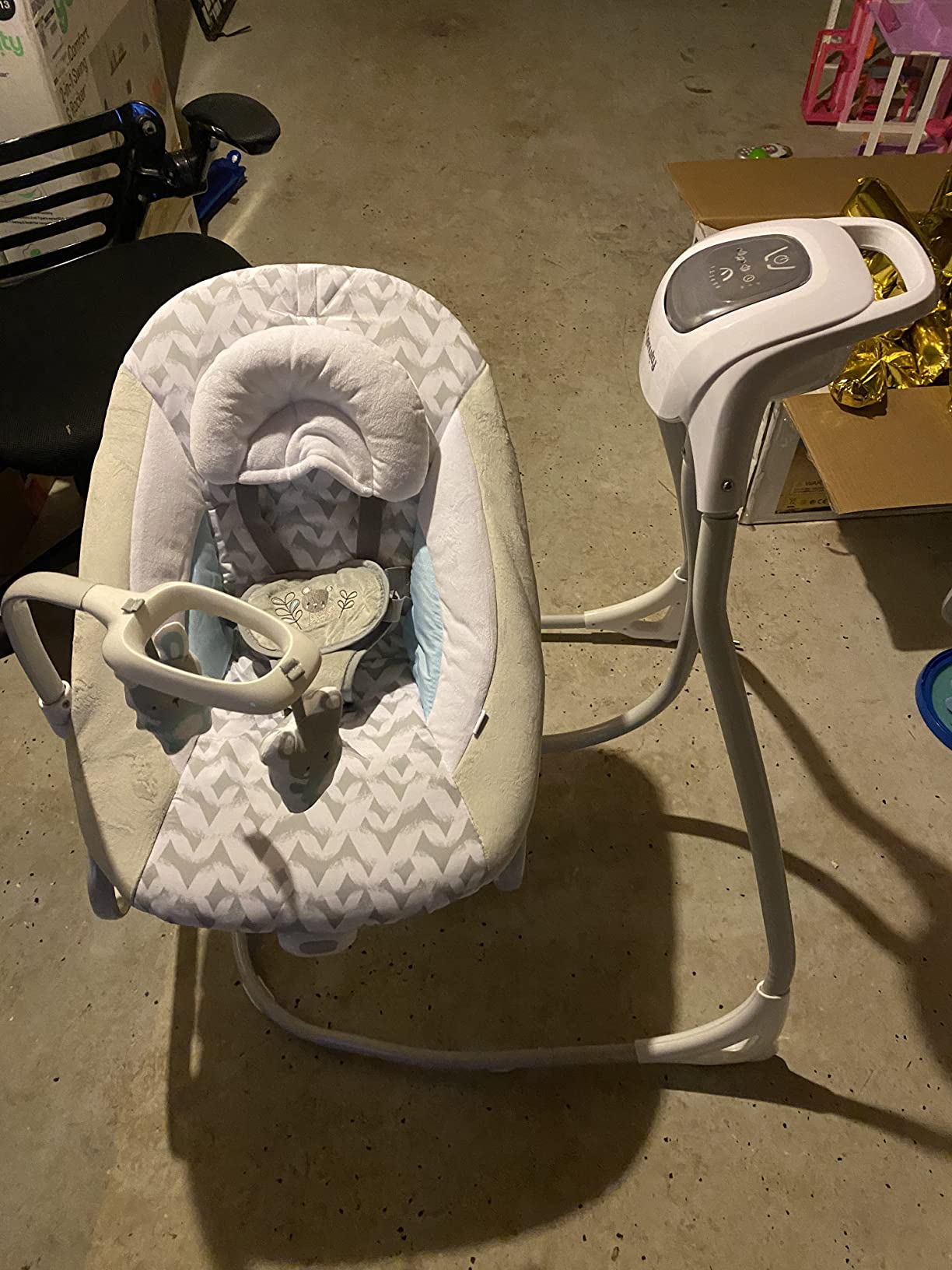 Ingenuity SimpleComfort Compact Baby Swing, Rotating Seat Swings in 3 Directions, 6 Speeds, 8 Melodies & 3 Nature Sounds, Ages 0-9 Months, Up to 20 Pounds - Chambray customer photo 2