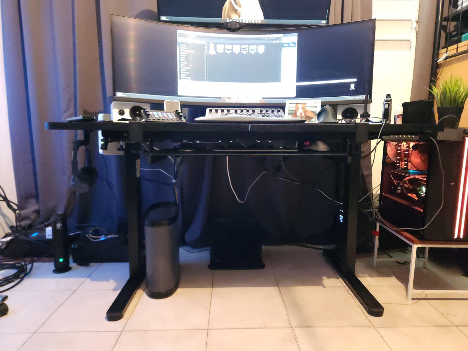 ErGear Dual Motor Standing Desk Legs for 44-90 inch Desktops, 264 lbs customer photo 1