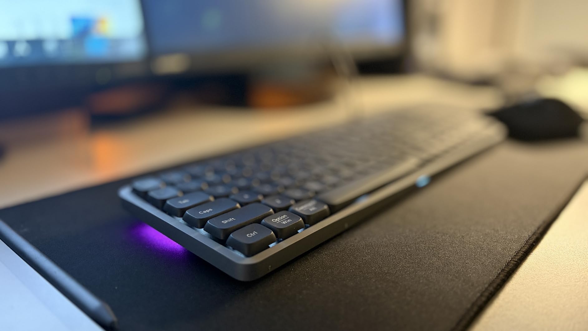 LOFREE Flow Low Profile Mechanical Keyboard, 100 Keys Rechargeable Wireless Keyboards with Bluetooth and Wired Connection for Windows, Mac OS/Black Phantom Tactile Switches customer photo 1